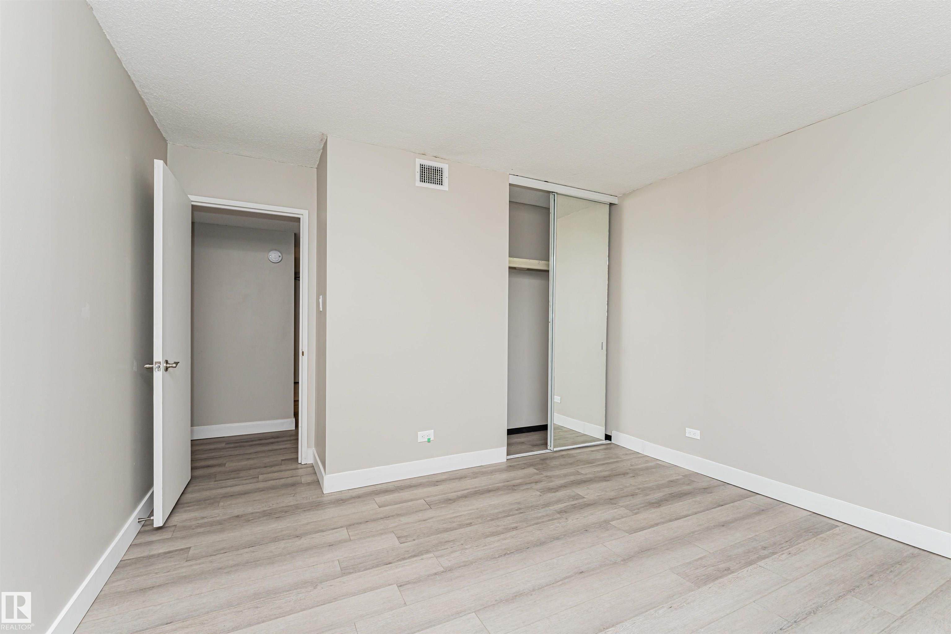 https://zimg.paragon.ice.com/ParagonImages/Property/PM/RAE/225400456/40/0/0/0e9fdb8a071e3c1247e45f1ad9ab238c/1/09d57c0a115493ca6e25c204a8b57d12/225400456-cff99c9d-d4ab-4315-ad93-bddbd0bb4c24.JPG