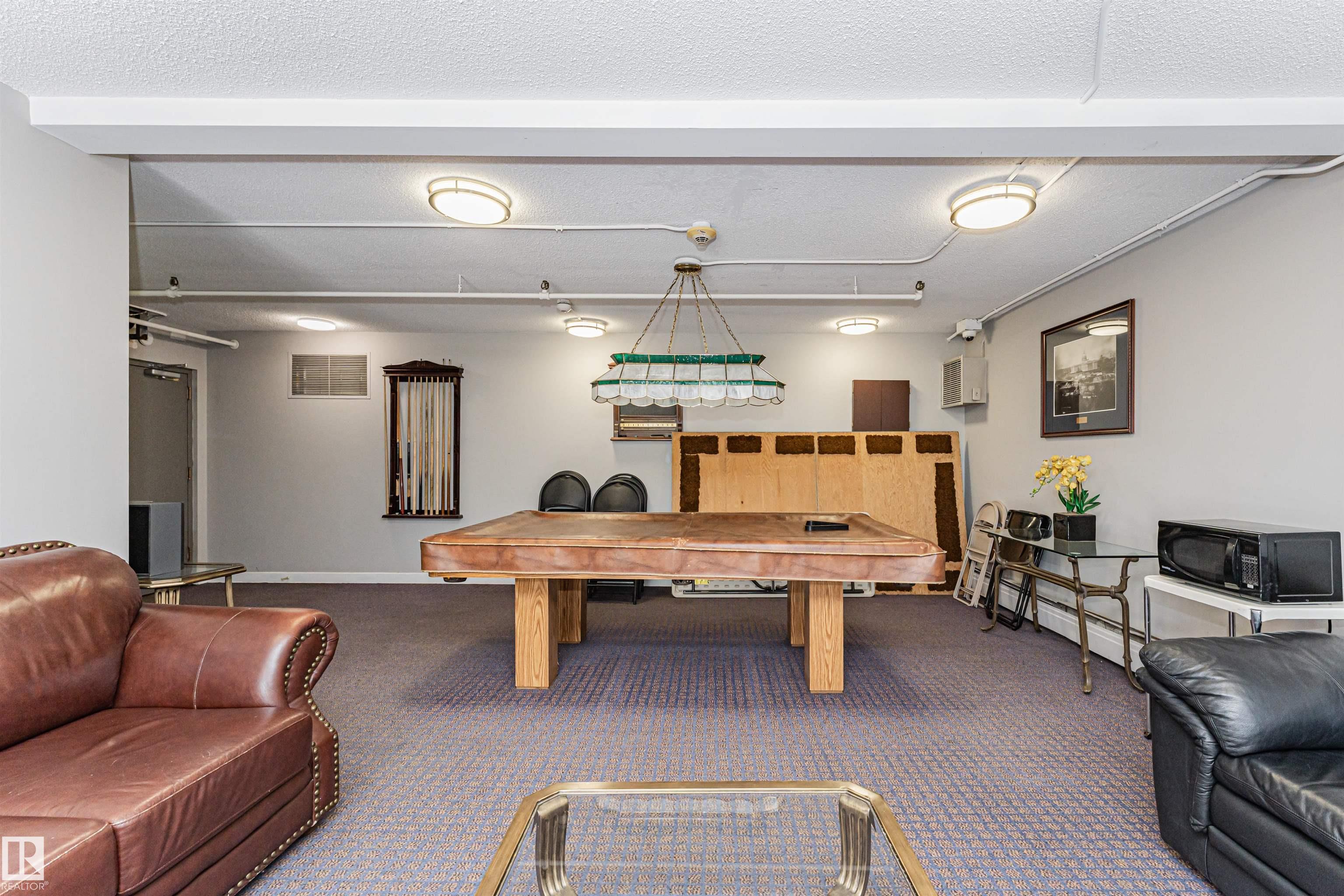 https://zimg.paragon.ice.com/ParagonImages/Property/PM/RAE/225400456/44/0/0/b15052b0aae926f3e72ffda64108abaf/1/09d57c0a115493ca6e25c204a8b57d12/225400456-3ea55a23-f821-40cd-b403-a98ad075c8de.JPG