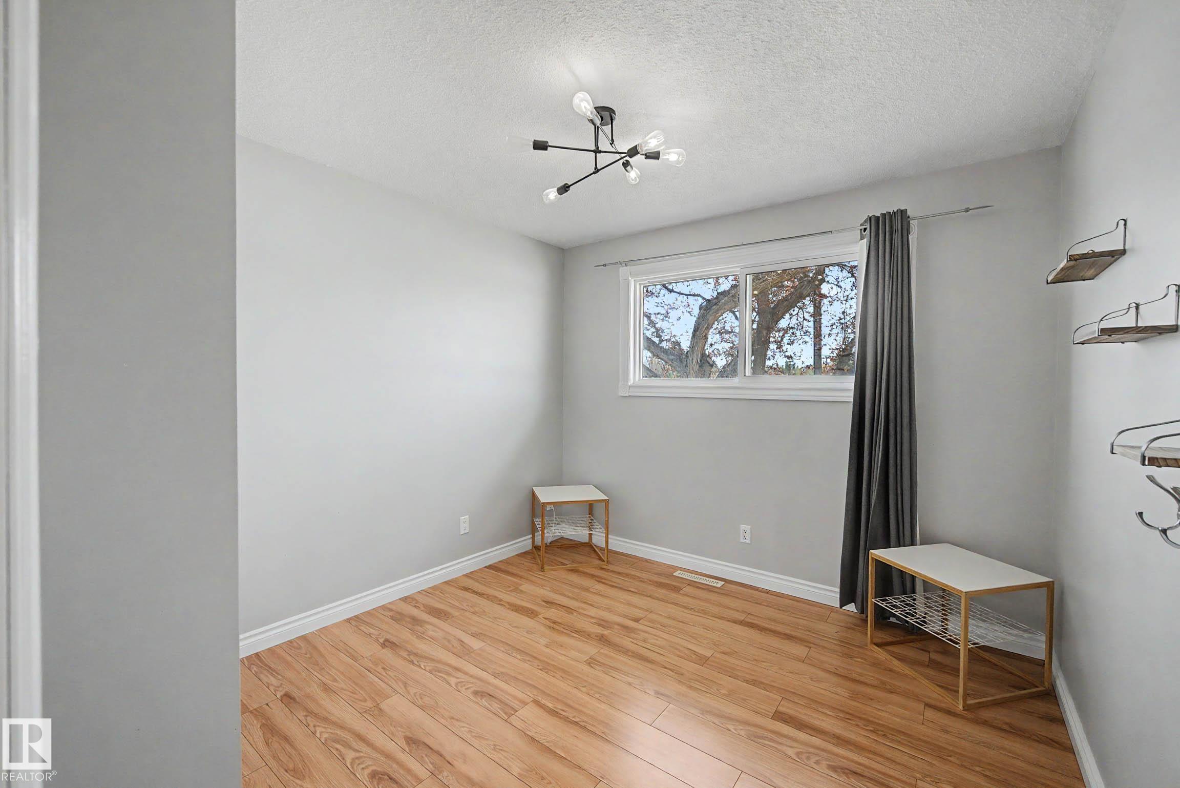 https://zimg.paragon.ice.com/ParagonImages/Property/PM/RAE/225400457/21/0/0/834904159ab671f8af0488f7e5c94fbd/1/7f8ee957c7fc7745942292a2bad45084/225400457-8751195e-57ce-49ec-b8f8-fdea1d30c5a0.JPG