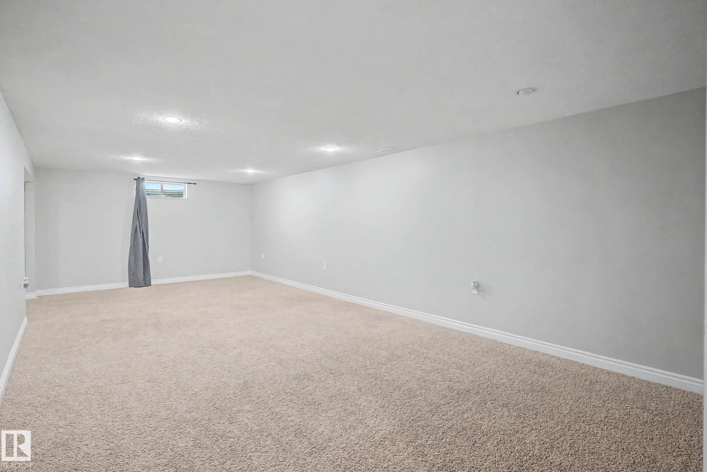 https://zimg.paragon.ice.com/ParagonImages/Property/PM/RAE/225400457/30/0/0/5d7c194ef24b18cb9a2106adb2dfba62/1/7f8ee957c7fc7745942292a2bad45084/225400457-e3df8813-78b8-4a92-9d5e-ecd32792fd5f.JPG