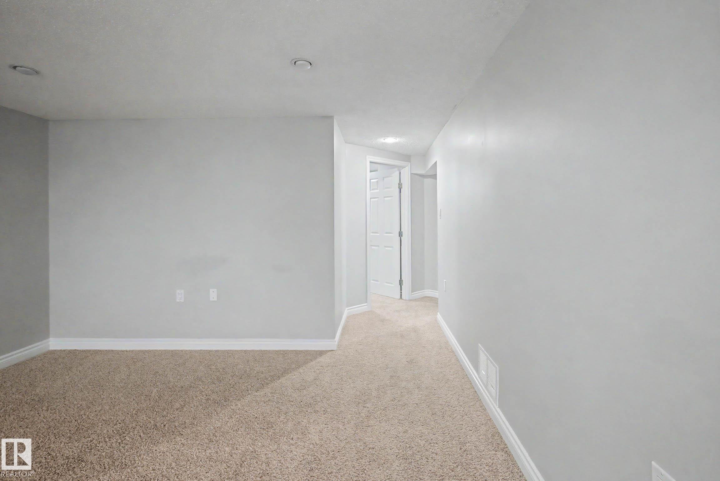 https://zimg.paragon.ice.com/ParagonImages/Property/PM/RAE/225400457/32/0/0/ce6d03e8aa57704552c26ab305a6b1a7/1/7f8ee957c7fc7745942292a2bad45084/225400457-abeb11d2-b211-481f-8456-1e54bd61a69d.JPG