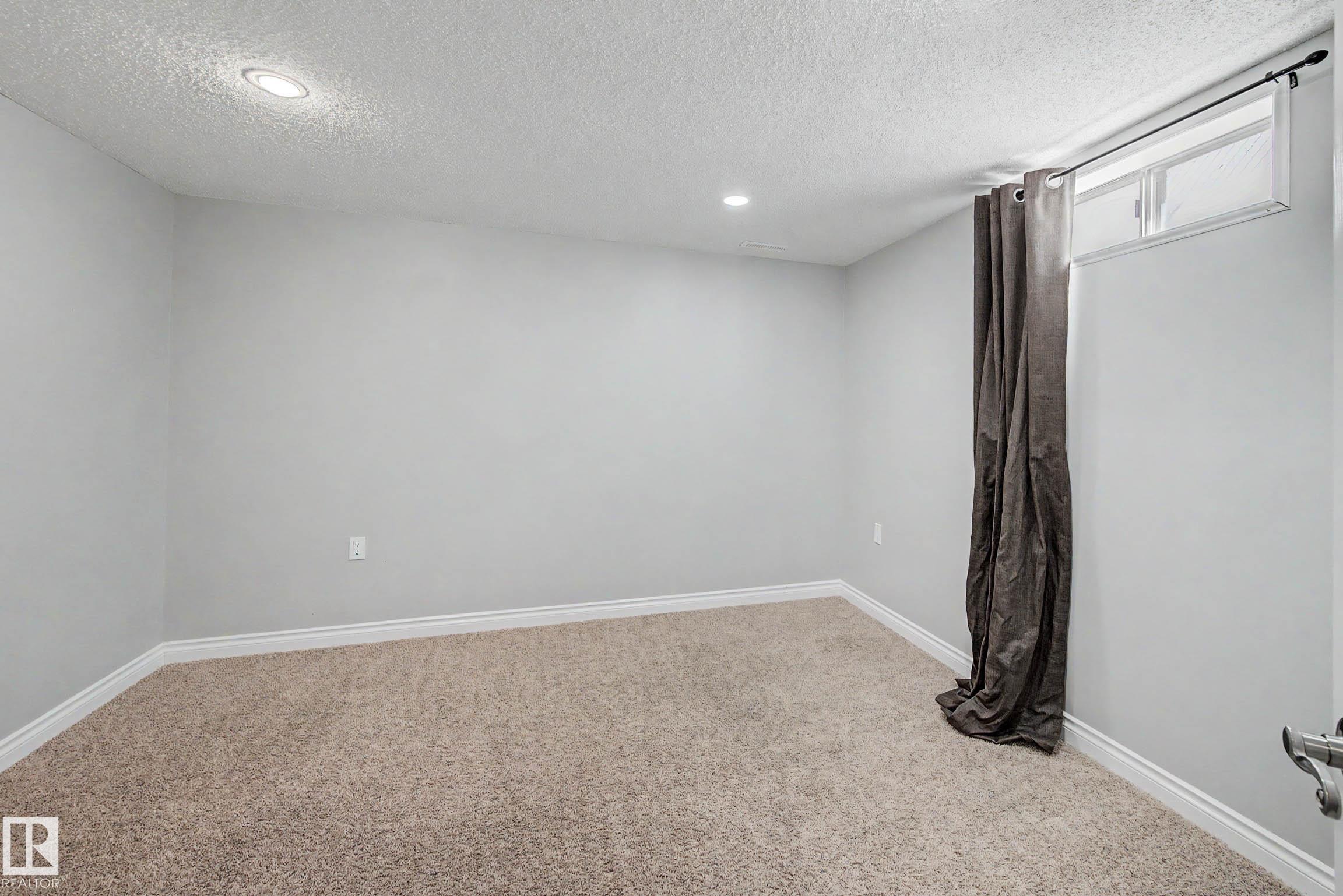 https://zimg.paragon.ice.com/ParagonImages/Property/PM/RAE/225400457/33/0/0/b4880fe55620146a67faf31de9e4d3ca/1/7f8ee957c7fc7745942292a2bad45084/225400457-6b37ef6a-6740-4efd-858f-59c46e6b561f.JPG