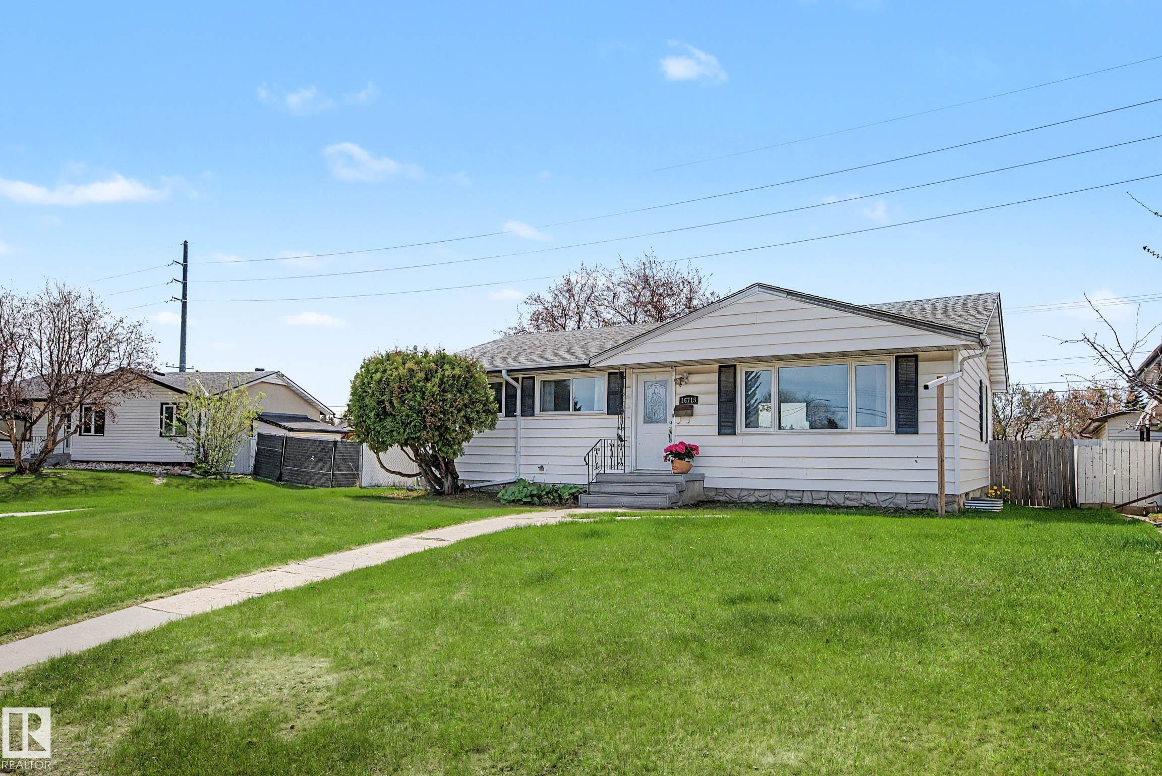 https://zimg.paragon.ice.com/ParagonImages/Property/PM/RAE/225400457/50/0/0/beadec9f2646df7c2039cf13772ee931/1/7f8ee957c7fc7745942292a2bad45084/225400457-9a5e9514-31b3-41d0-890e-03979fef7355.JPG