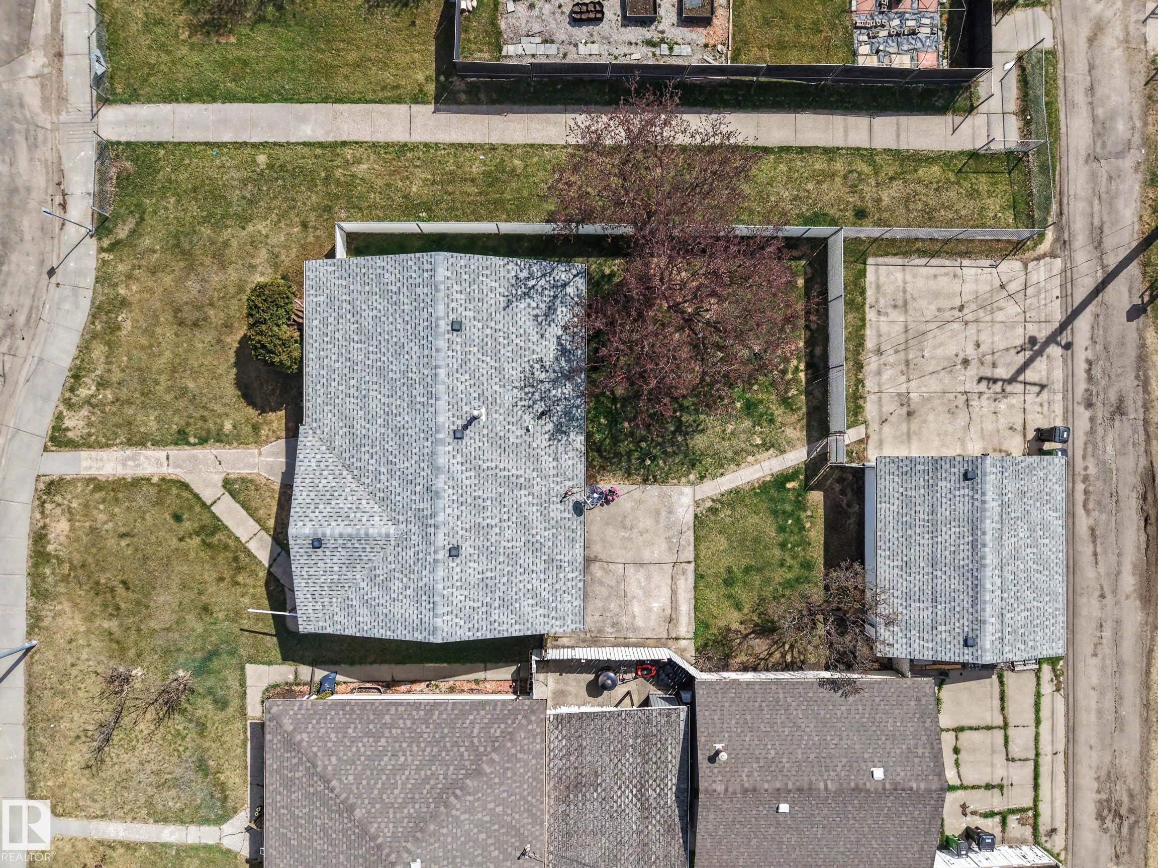 https://zimg.paragon.ice.com/ParagonImages/Property/PM/RAE/225400457/51/0/0/a5d8261b1ed7b9b00b05109bbcc7340a/1/7f8ee957c7fc7745942292a2bad45084/225400457-1bb61a1e-2061-4018-b496-11df8f8c4361.JPG