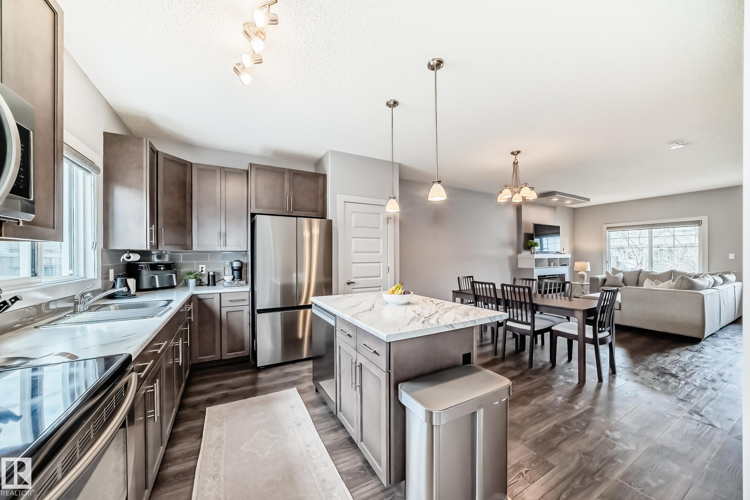 https://zimg.paragon.ice.com/ParagonImages/Property/PM/RAE/225400459/10/0/0/dd8cdbfe7b3af87a4aeed2eed5c5b9d6/1/39d74775413a5891b4a5e8c4a995cf84/225400459-6bd03a2c-89ed-466f-84cb-1a5ff15c7c92.JPG