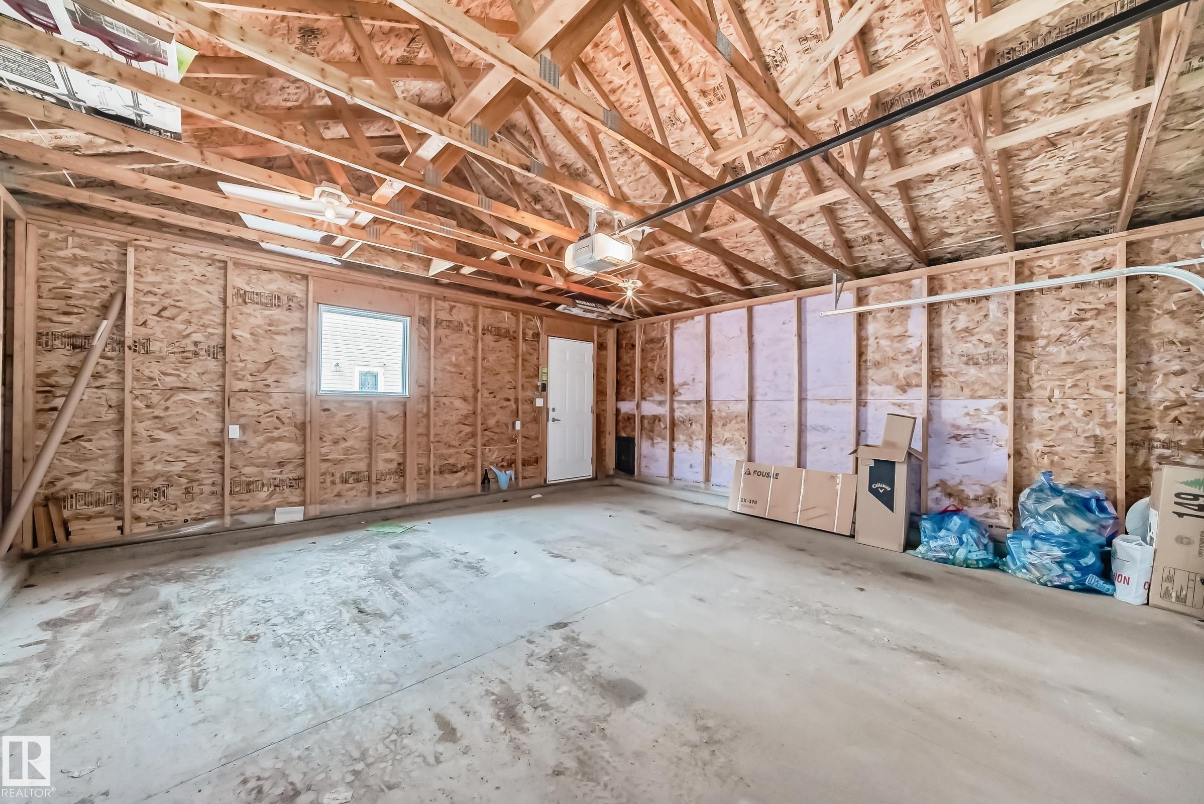 https://zimg.paragon.ice.com/ParagonImages/Property/PM/RAE/225400459/40/0/0/2cba4028915f9018f224e9d153b277c5/1/39d74775413a5891b4a5e8c4a995cf84/225400459-be47b860-ee02-4144-9663-3695610744e8.JPG