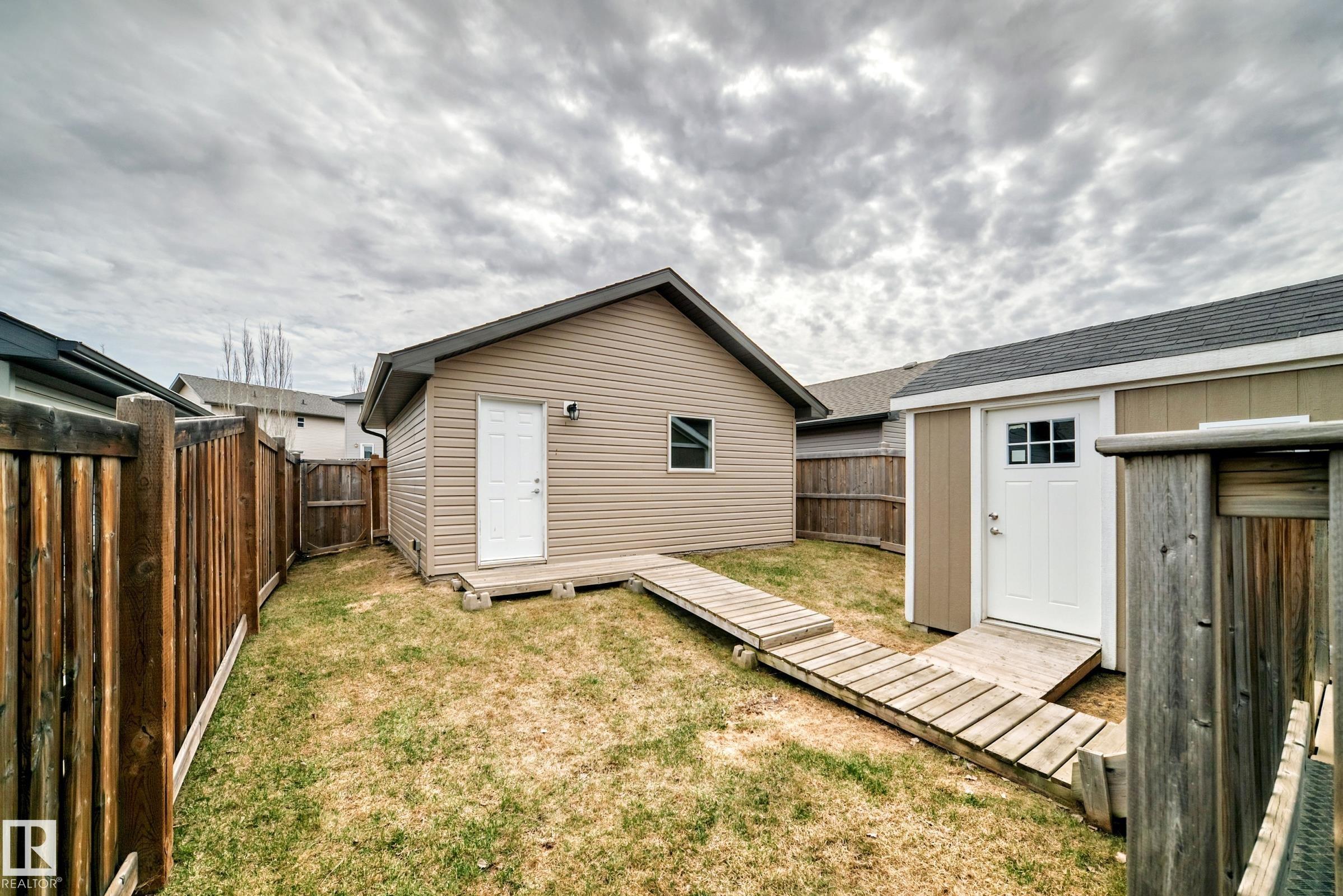 https://zimg.paragon.ice.com/ParagonImages/Property/PM/RAE/225400459/46/0/0/11e0f1f7558a8eb6243eb61a8a8cdcb7/1/39d74775413a5891b4a5e8c4a995cf84/225400459-caddd348-a104-4a16-9a2a-2fdb7bd837a3.JPG