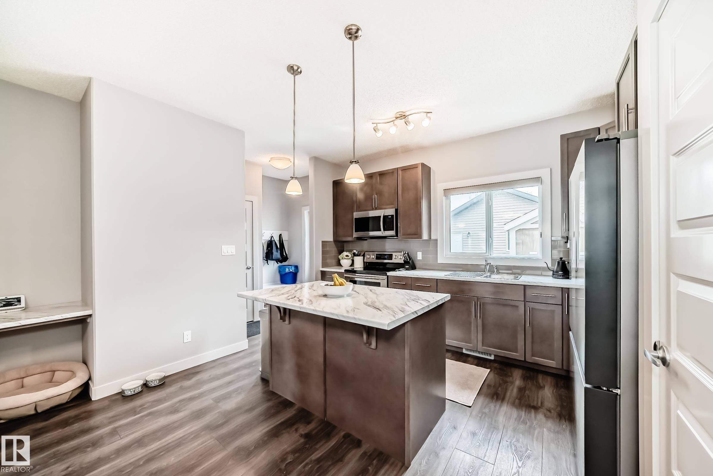 https://zimg.paragon.ice.com/ParagonImages/Property/PM/RAE/225400459/8/0/0/9d6e5bc249760a09b4b8b1969c93823a/1/39d74775413a5891b4a5e8c4a995cf84/225400459-82aee477-13bc-4852-9e23-d4f7ceb5cdae.JPG