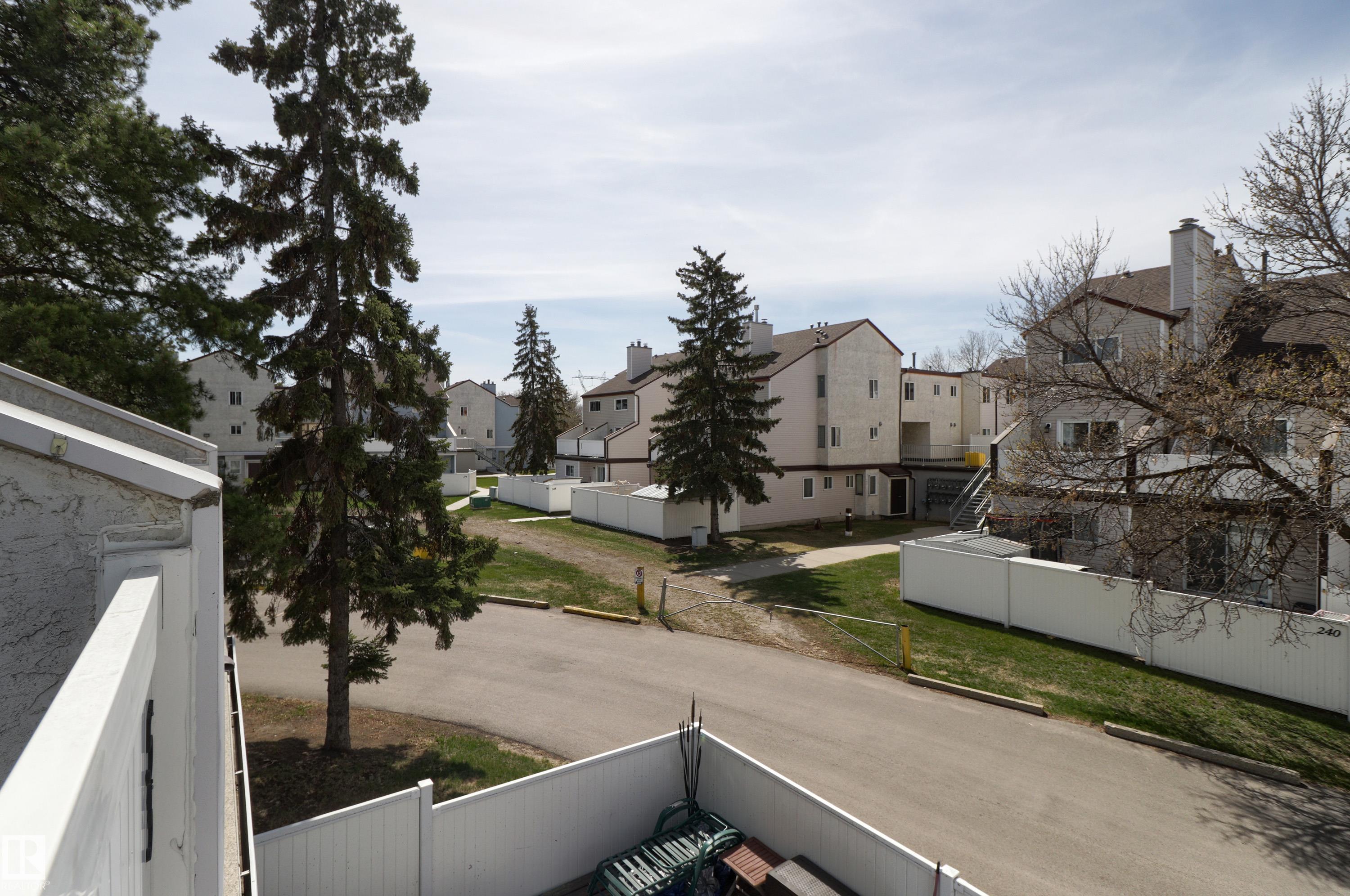 Photo 36 at 53 Lancaster Terrace NW, Dunluce, Edmonton