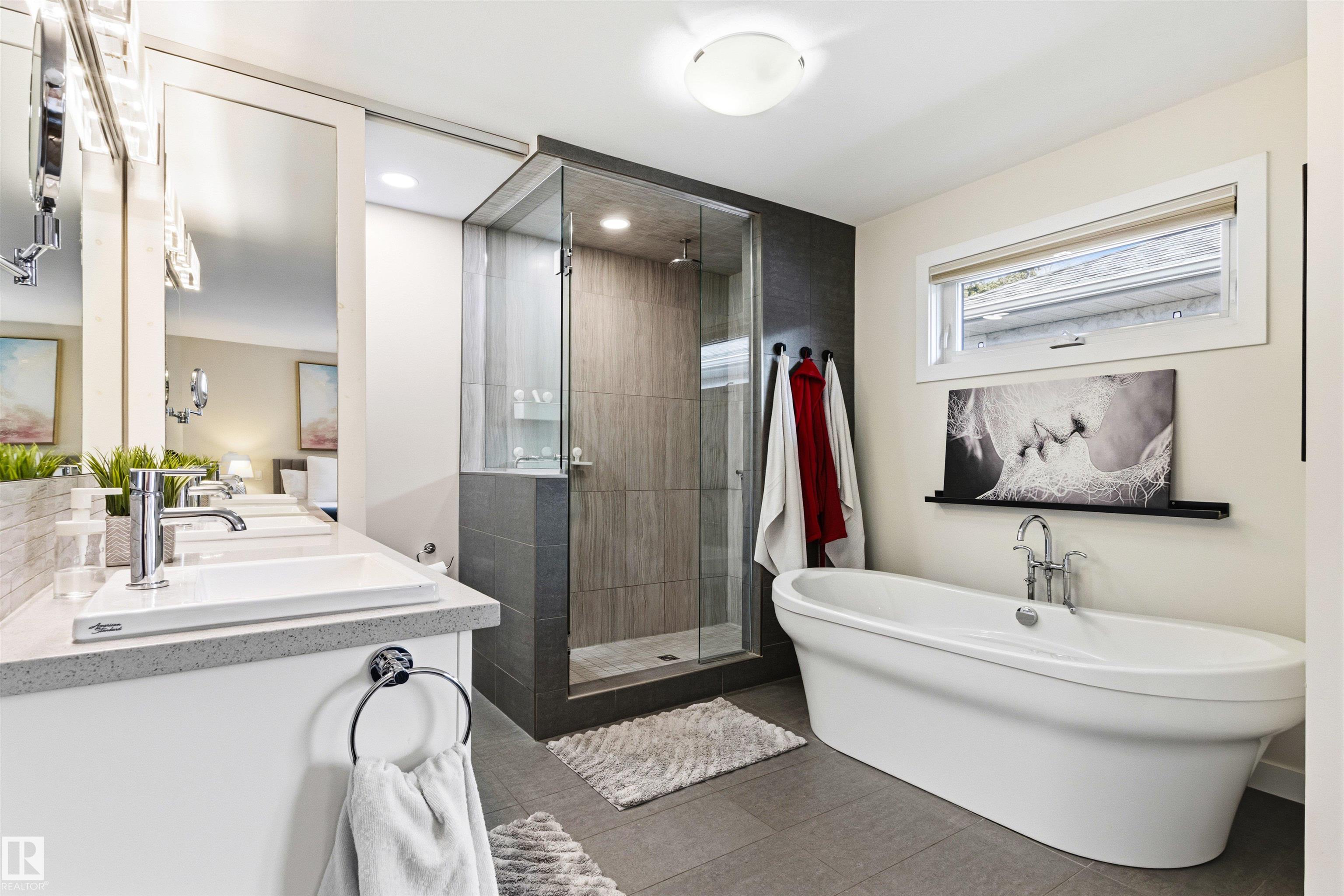 https://zimg.paragon.ice.com/ParagonImages/Property/PM/RAE/225400475/19/0/0/984708ea5191ae9f2bd79b286dce0295/1/0d46f076a5795848e4ce8e25125f43c8/225400475-584628b1-41cd-4ee5-a2ee-7a1a0a4aed94.JPG