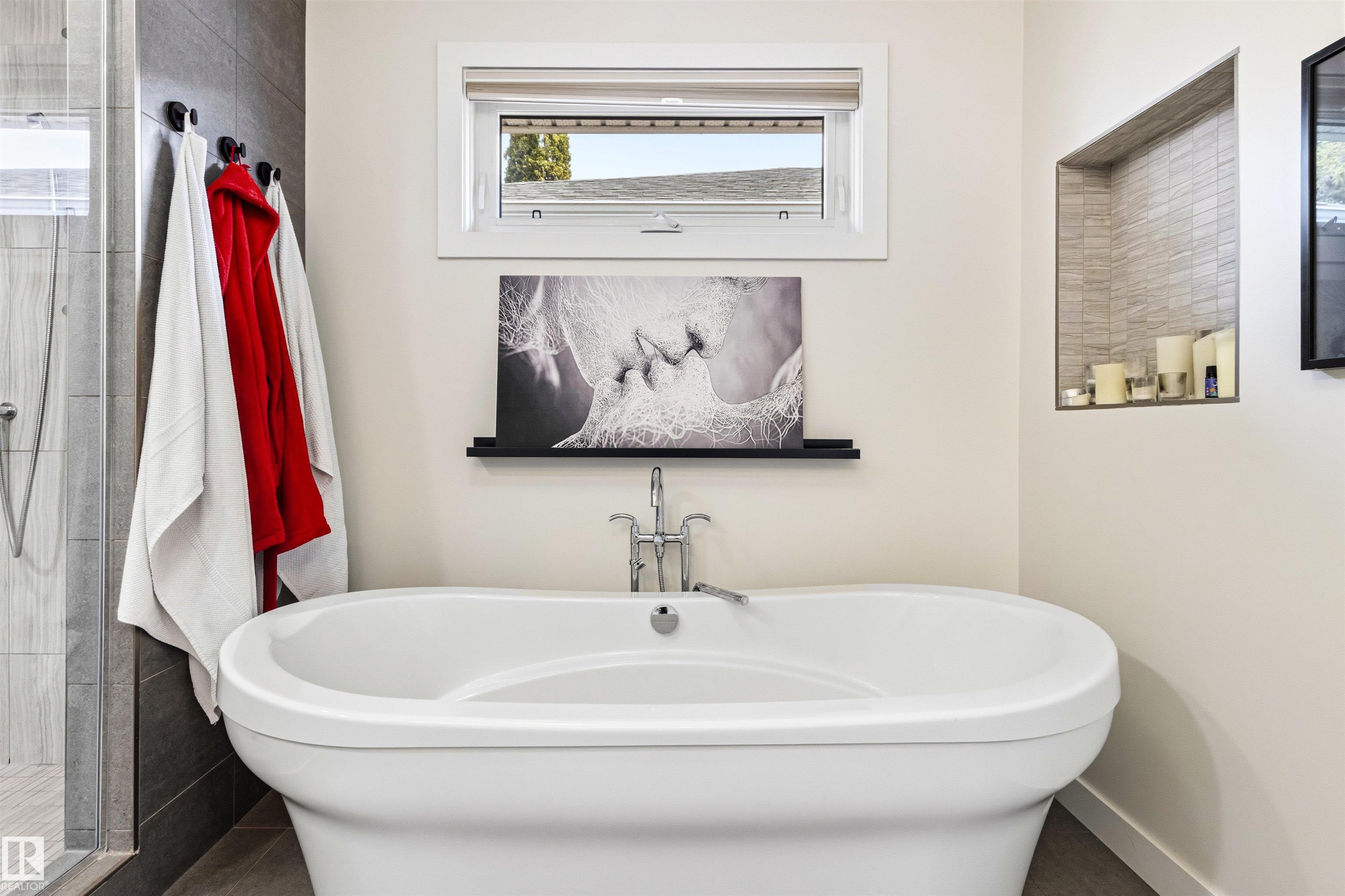 https://zimg.paragon.ice.com/ParagonImages/Property/PM/RAE/225400475/20/0/0/dcf40af16b3ae2c2912dd1dd88f70cfb/1/0d46f076a5795848e4ce8e25125f43c8/225400475-fbe7275e-d6c7-40ae-a357-98dda7361152.JPG