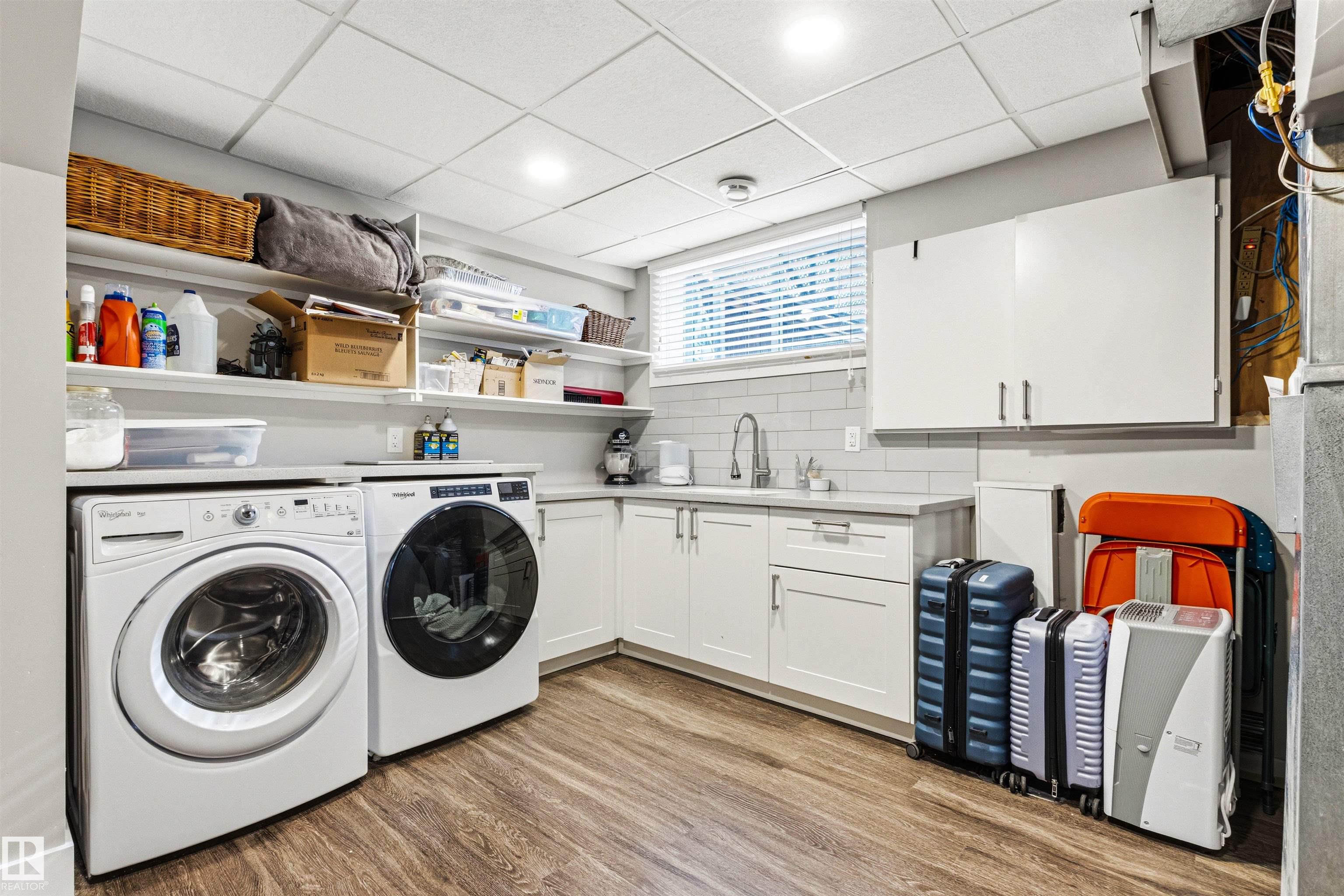 https://zimg.paragon.ice.com/ParagonImages/Property/PM/RAE/225400475/29/0/0/08f2234d3ceb89550558f9d759e1e860/1/0d46f076a5795848e4ce8e25125f43c8/225400475-b0929734-af08-49d2-b7f1-a995b5b92265.JPG