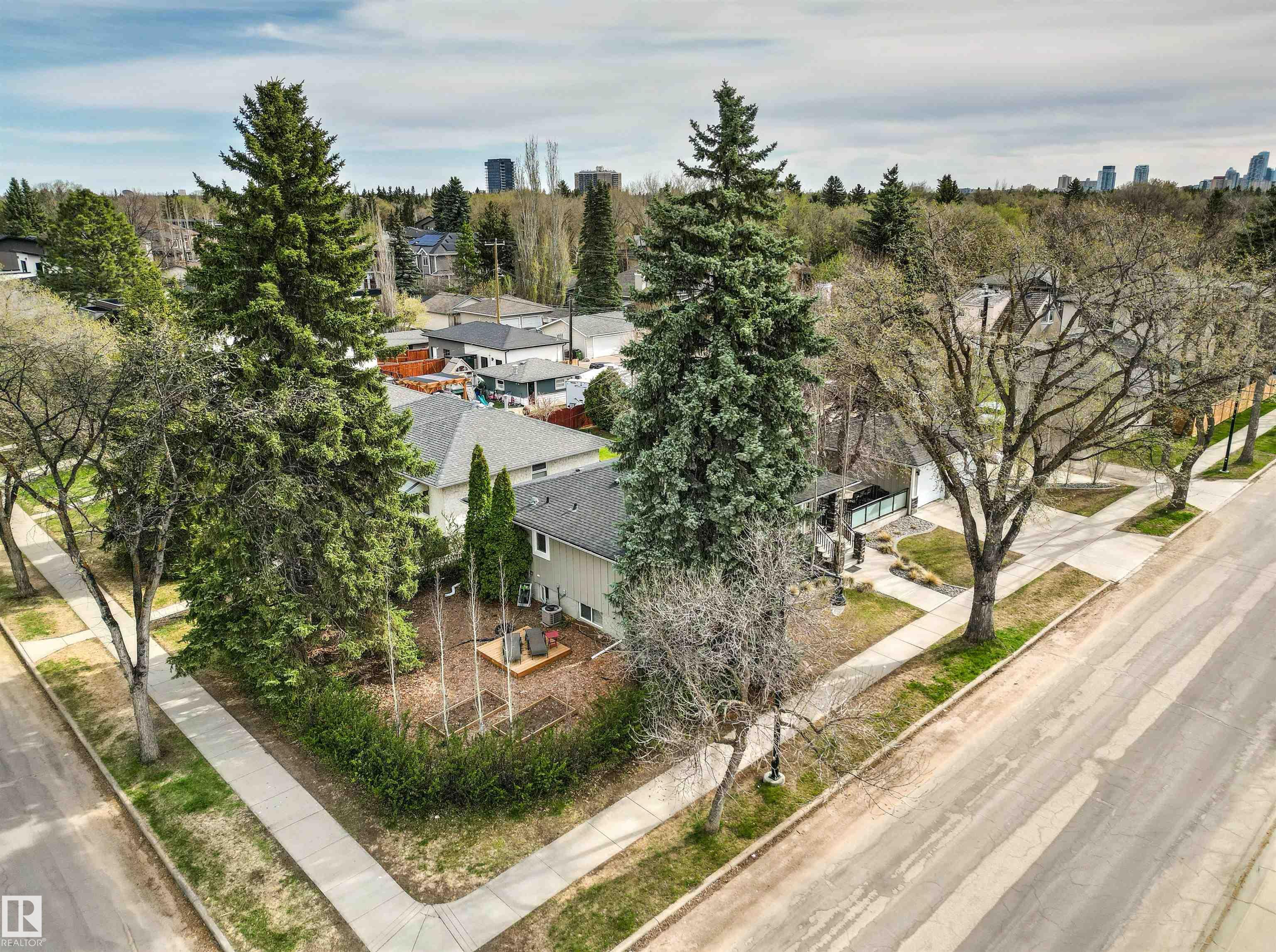 https://zimg.paragon.ice.com/ParagonImages/Property/PM/RAE/225400475/38/0/0/75962f4722e306417cbcb75f58cbd5d3/1/0d46f076a5795848e4ce8e25125f43c8/225400475-f2c7855d-b2b5-43ff-81ff-8fb9dfd63a27.JPG