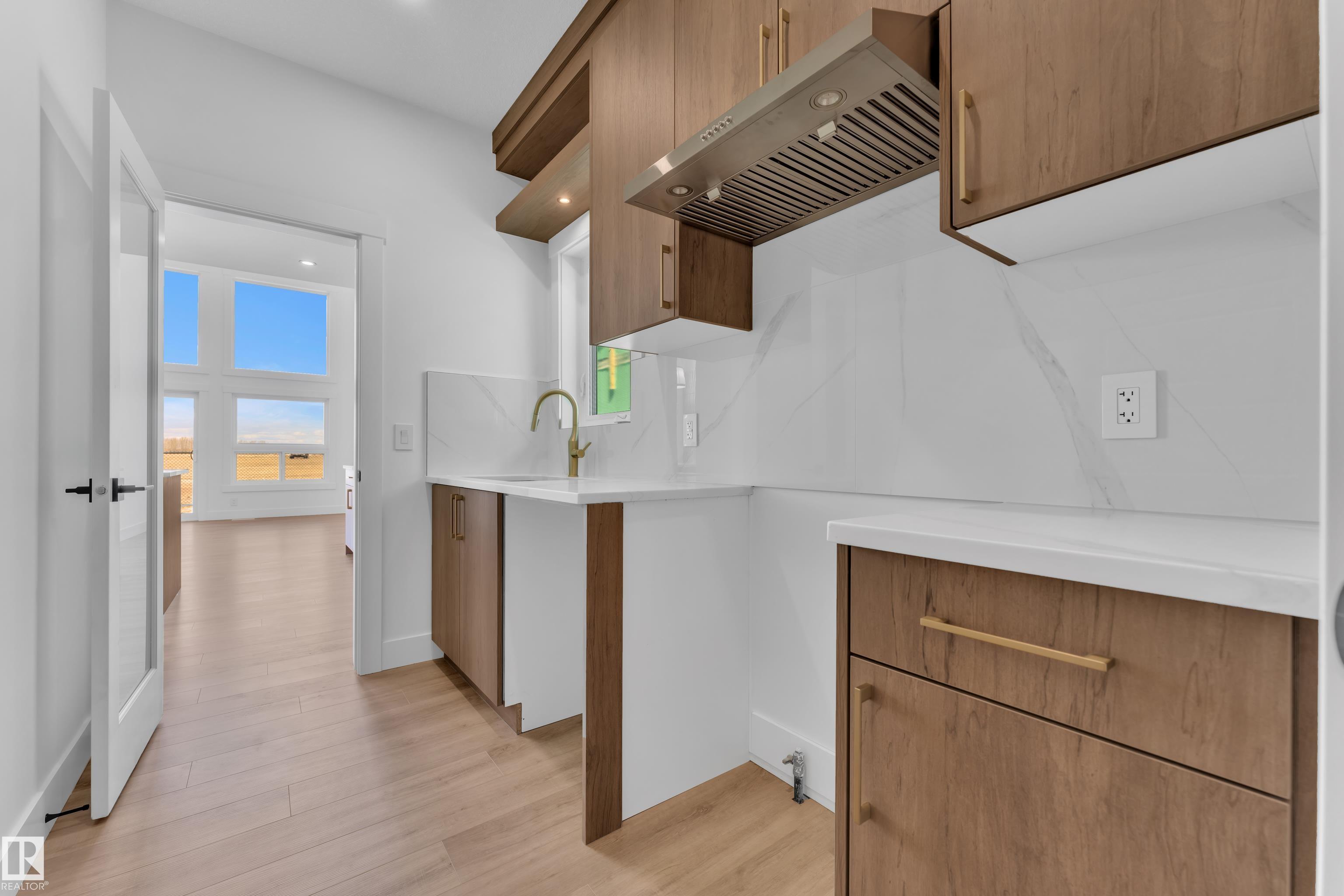 https://zimg.paragon.ice.com/ParagonImages/Property/PM/RAE/225400487/18/0/0/af42d5eb0cae38fd8d138a7415d890df/1/bca1e73735ade6f1479f4cd89f1d3132/225400487-1deaa65f-6b4d-48f2-b81a-6effd3c98ba9.JPG