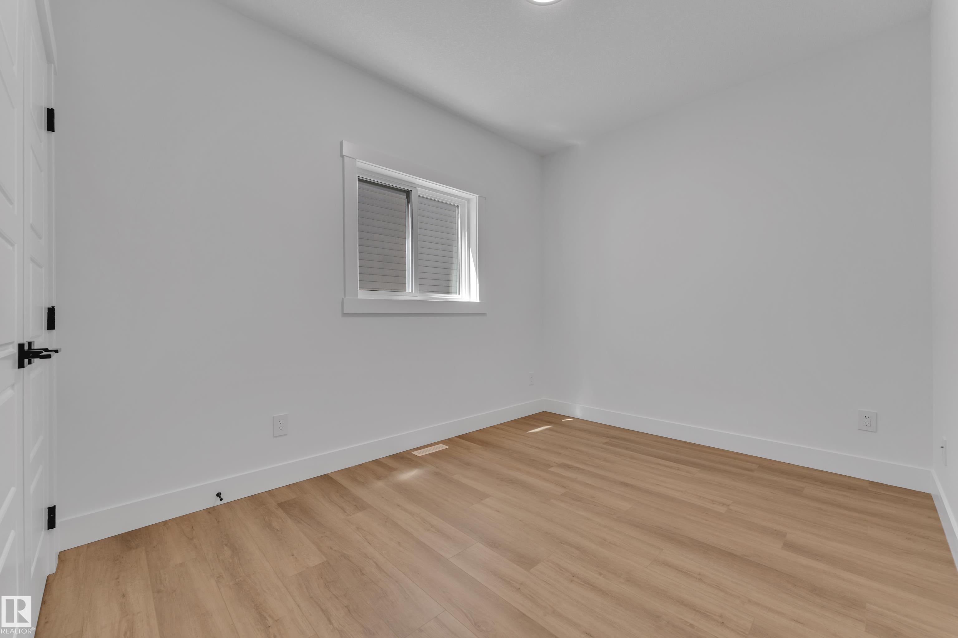 https://zimg.paragon.ice.com/ParagonImages/Property/PM/RAE/225400487/22/0/0/e4721019376779e61a642515d3a9d2aa/1/bca1e73735ade6f1479f4cd89f1d3132/225400487-491c40b7-57e7-4020-b4d8-c4c903ad1847.JPG