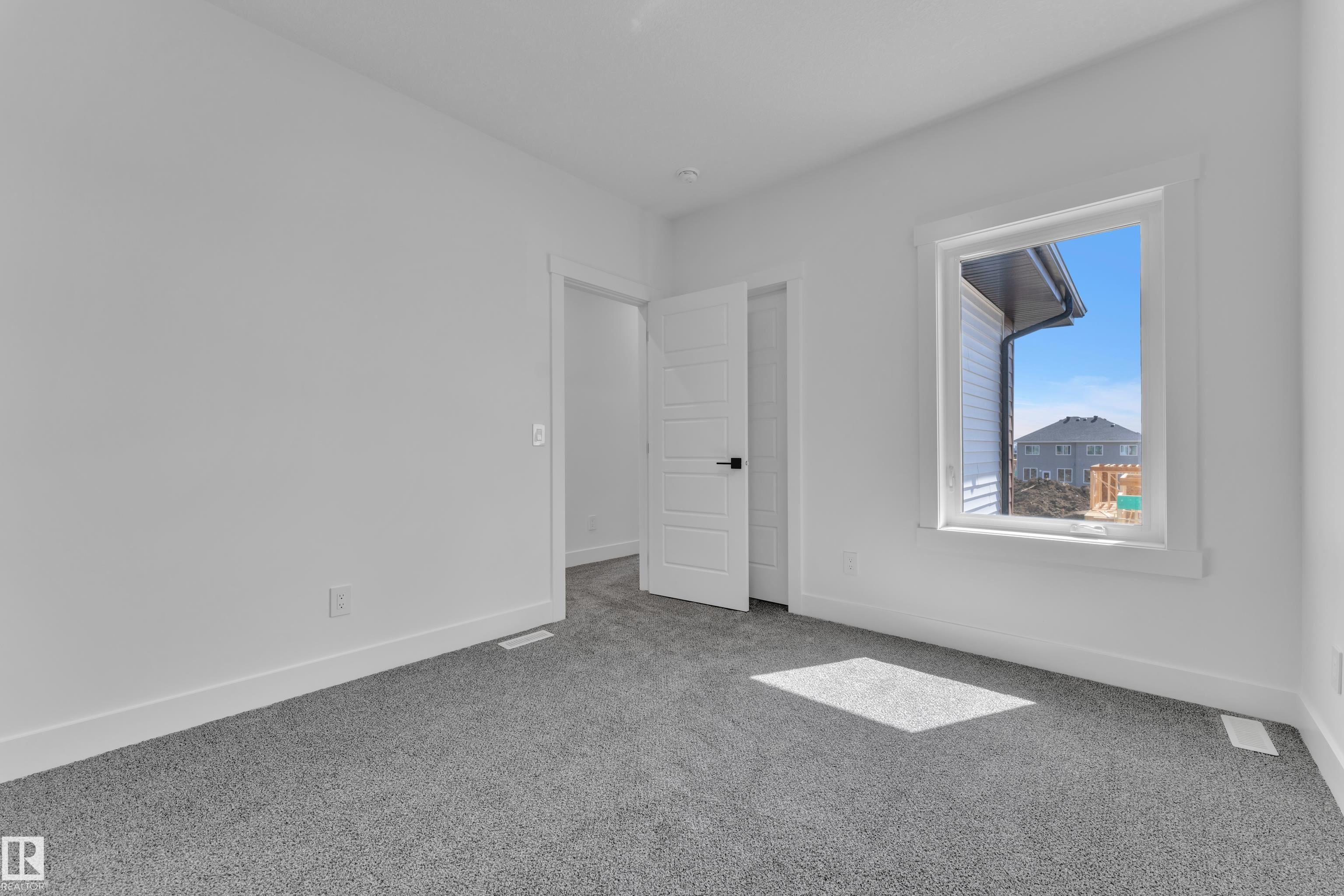 https://zimg.paragon.ice.com/ParagonImages/Property/PM/RAE/225400487/36/0/0/5490724af28538ab9b8e735548e6c29d/1/bca1e73735ade6f1479f4cd89f1d3132/225400487-b1d5dd58-95a6-40dd-a48a-3c49124e5e12.JPG