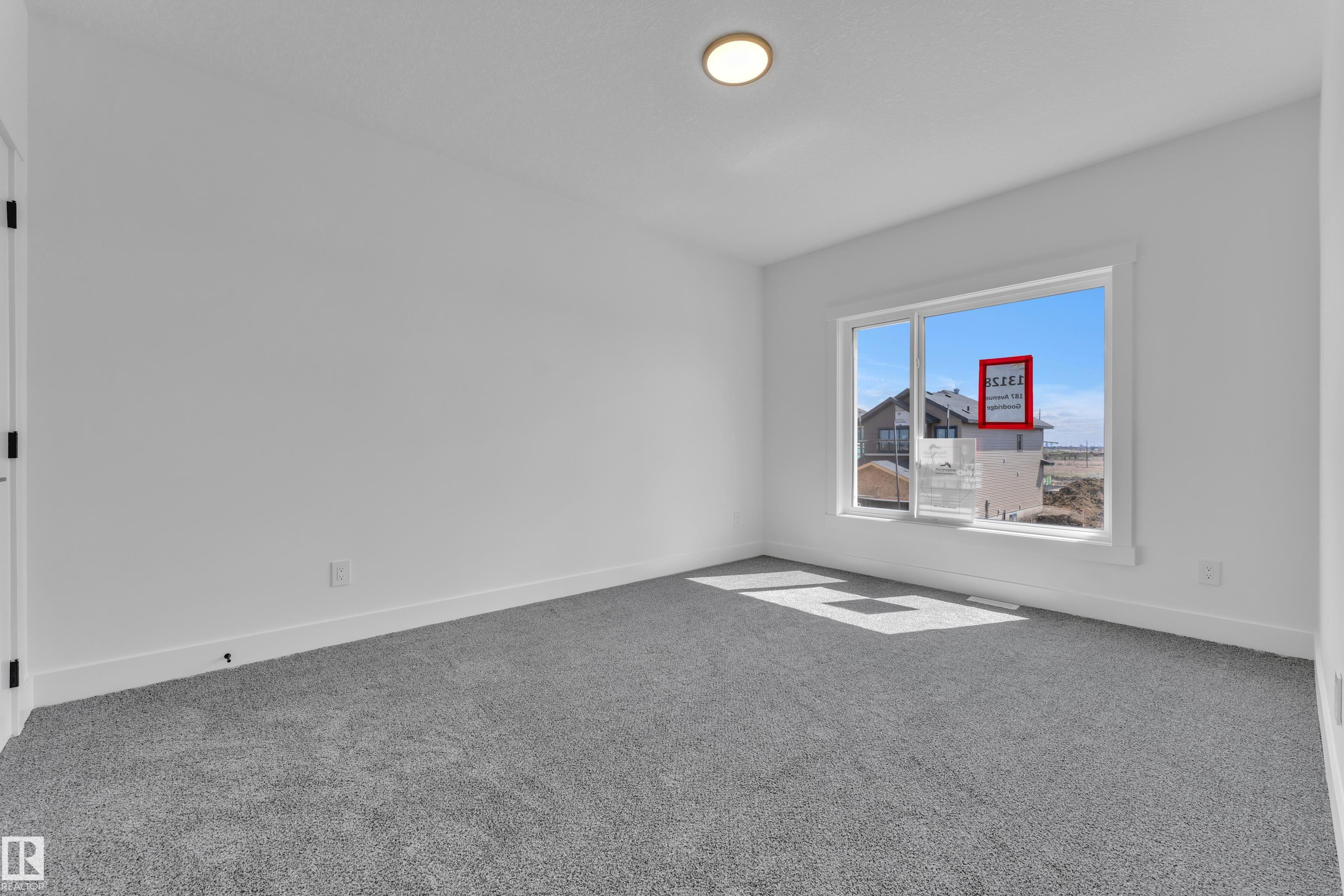 https://zimg.paragon.ice.com/ParagonImages/Property/PM/RAE/225400487/37/0/0/6bb7d6512d9ea466826053ef84c39433/1/bca1e73735ade6f1479f4cd89f1d3132/225400487-402bcf03-e5f7-4f2e-ae80-d4734a5f09cc.JPG