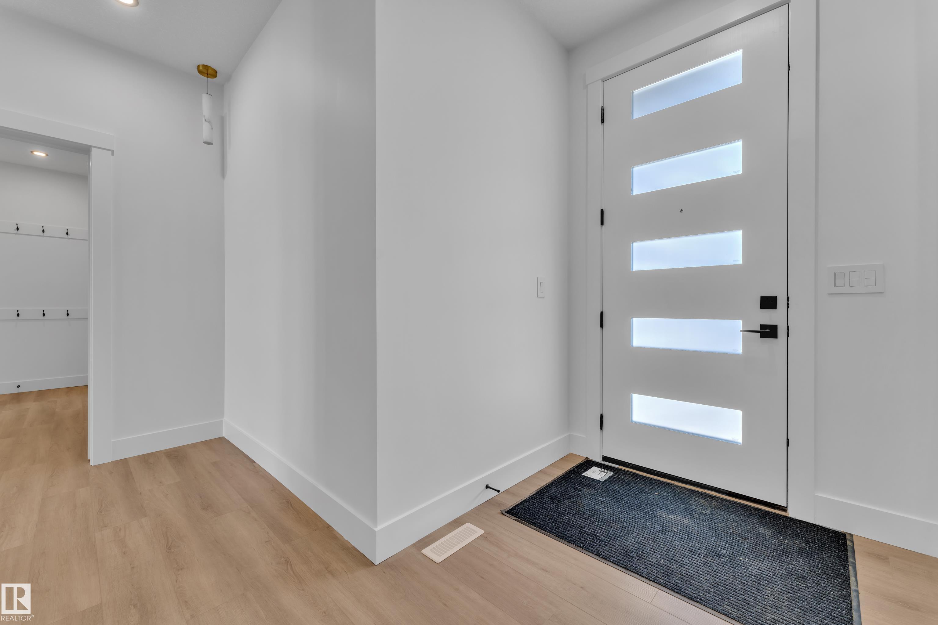 https://zimg.paragon.ice.com/ParagonImages/Property/PM/RAE/225400487/4/0/0/dc46a2e14d1e09a2b20dcfb6f2f1be02/1/bca1e73735ade6f1479f4cd89f1d3132/225400487-c95b346b-a781-4338-8a61-6279deab4ef0.JPG