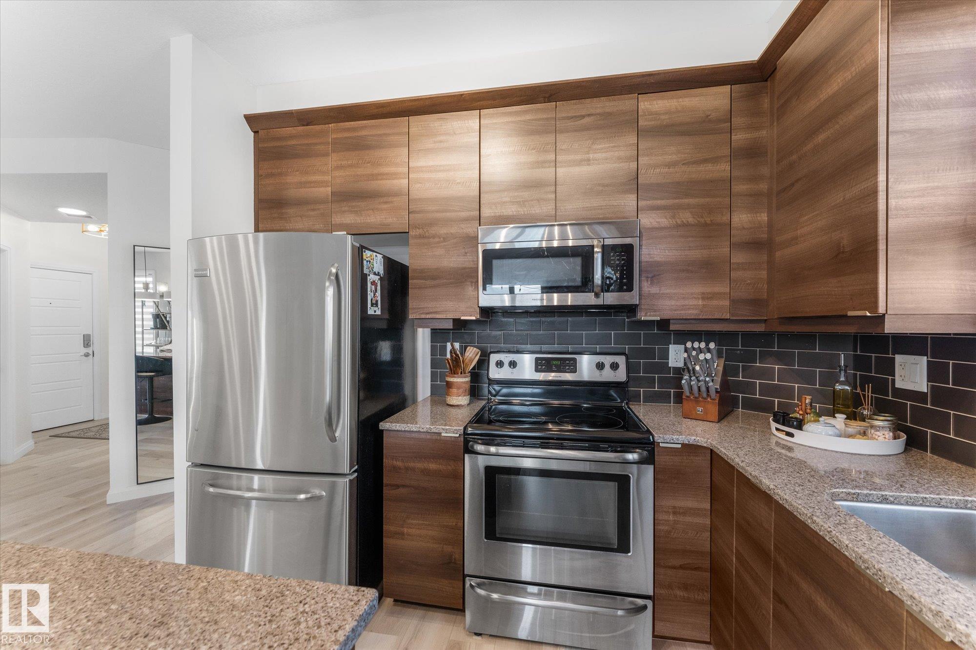 https://zimg.paragon.ice.com/ParagonImages/Property/PM/RAE/225400488/6/0/0/fc506d01428d5d4b2536a4e18741b5b0/1/e44196a138dc3ddc151117f8b62c63aa/225400488-8a92efc3-93ea-4bd2-8e52-e16d1e0bc668.JPG