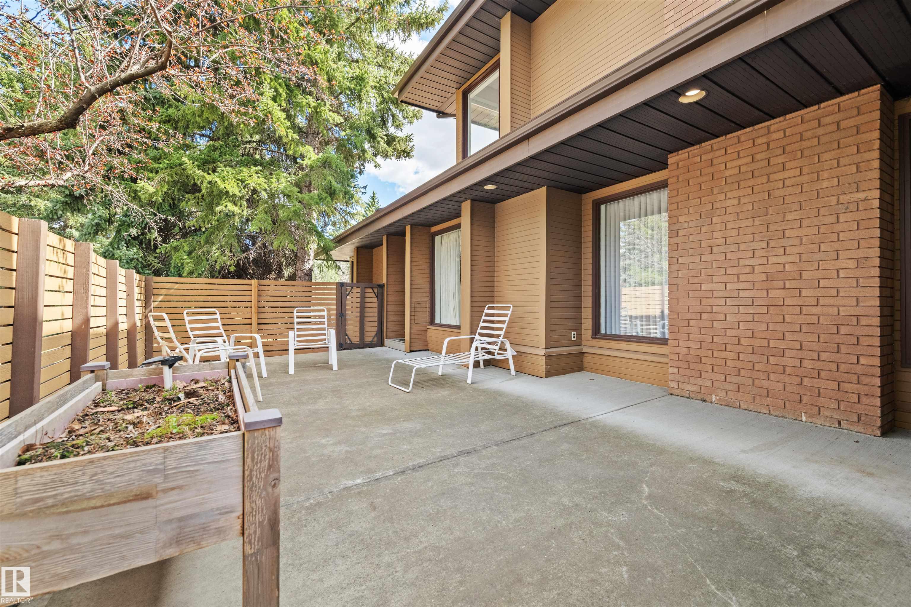 https://zimg.paragon.ice.com/ParagonImages/Property/PM/RAE/225400489/36/0/0/c8f8a35d9ea6ecc014938bf792c9ba62/1/a7cb723ab67148bda7c8b7b0e8f06317/225400489-3c4261e4-8ff3-41b4-a631-220bd1c6f954.JPG