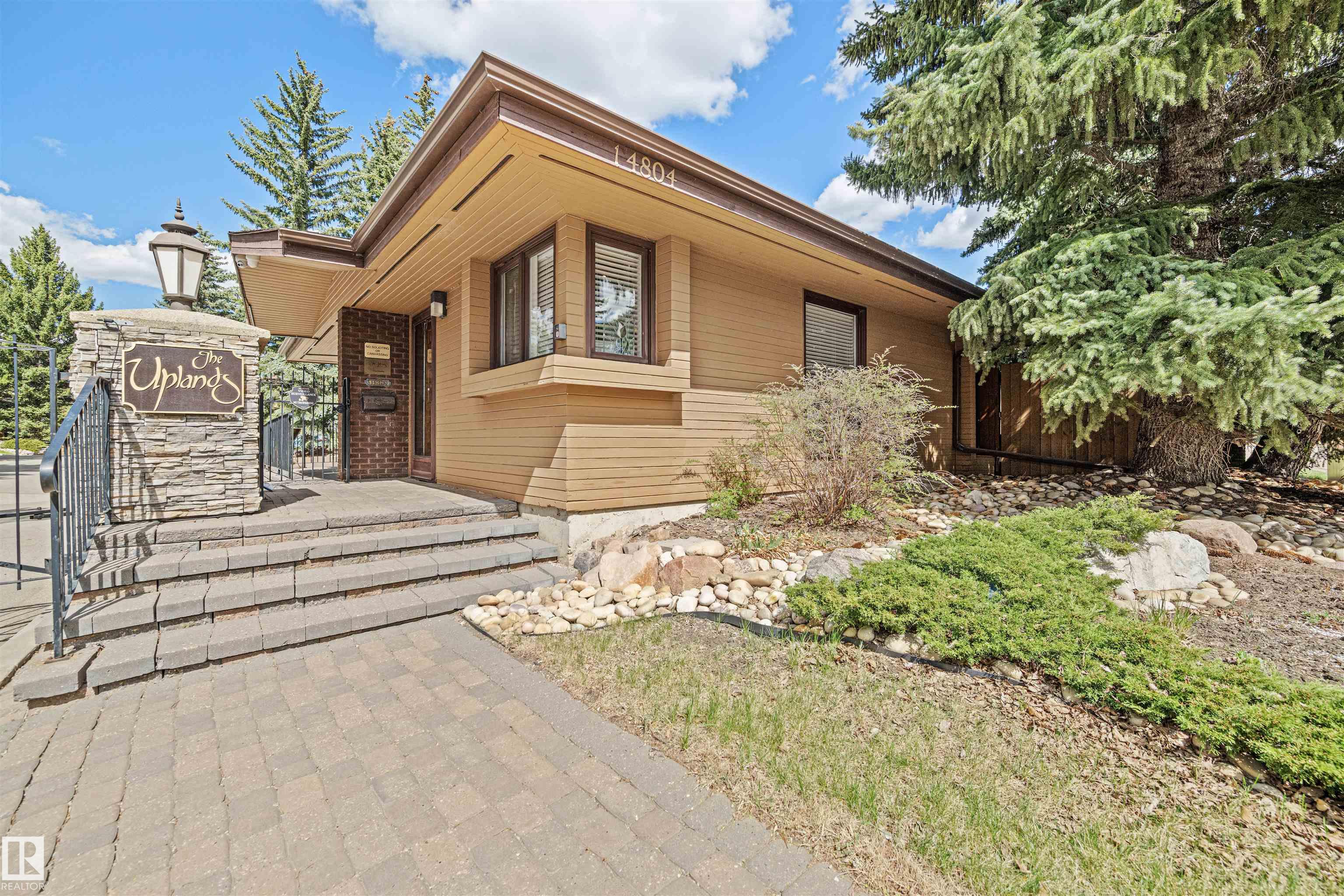https://zimg.paragon.ice.com/ParagonImages/Property/PM/RAE/225400489/52/0/0/2f1aabdf9ba259c581b68af6a2752ccf/1/a7cb723ab67148bda7c8b7b0e8f06317/225400489-9a4eaef0-7c0e-4a8d-b2ea-59d2196fb595.JPG