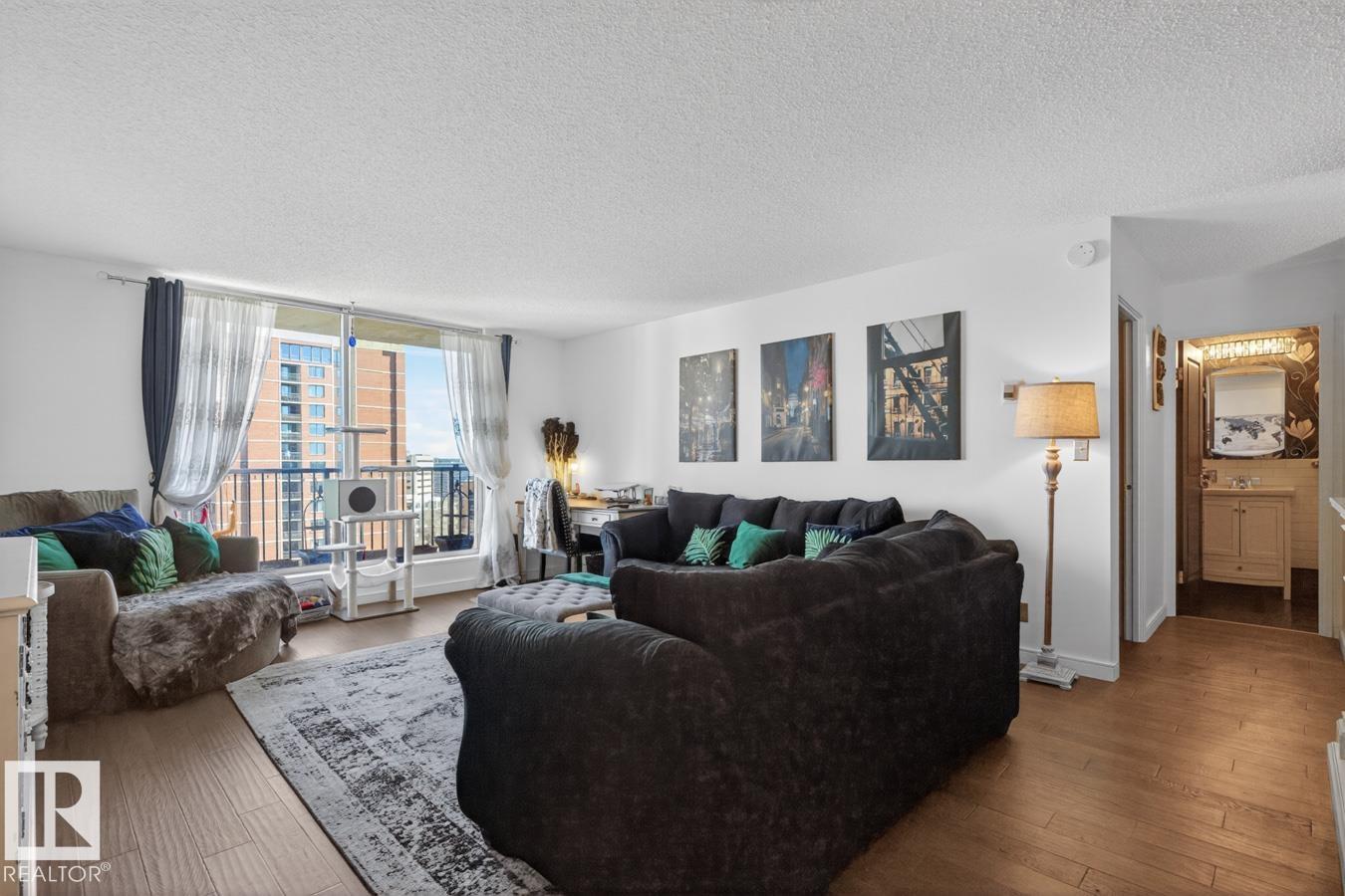 https://zimg.paragon.ice.com/ParagonImages/Property/PM/RAE/225400493/11/0/0/d7d0e332e61ee58f151b5c1e53514092/1/72f3096d33d8f3216c256f193e570f69/225400493-72f7907d-9c6d-4f9d-b444-531bf8e53fd5.JPG
