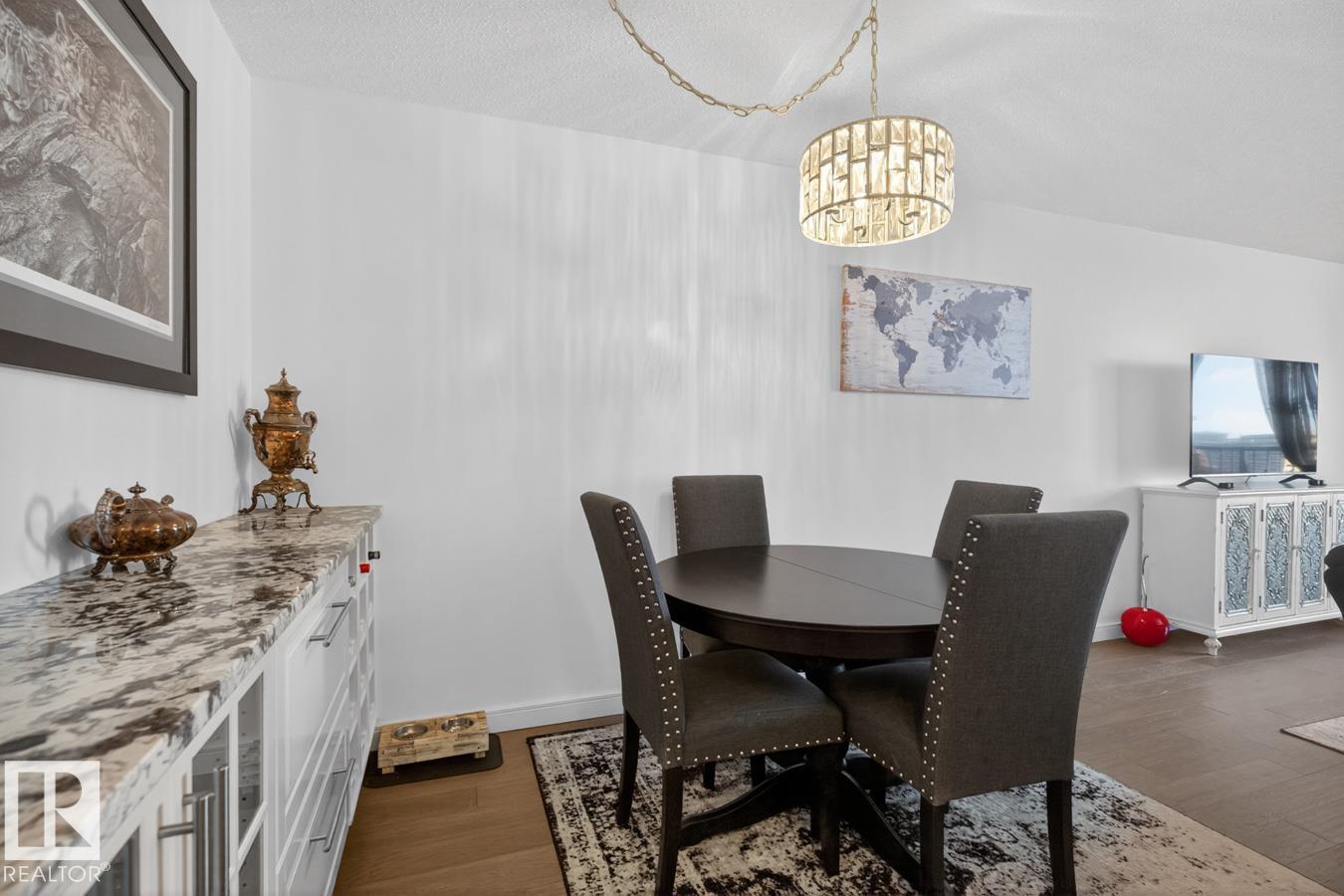 https://zimg.paragon.ice.com/ParagonImages/Property/PM/RAE/225400493/8/0/0/d80109afad08d21aae37fa5bd4f67666/1/72f3096d33d8f3216c256f193e570f69/225400493-b2fc6c79-936f-401d-af0c-7b6f8882aab7.JPG
