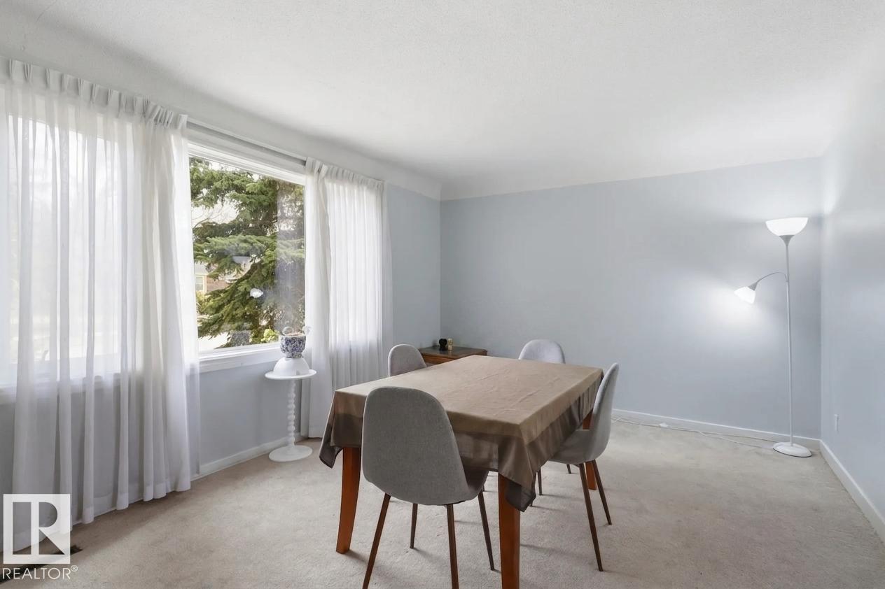 Picture for 9206 / 9208 90 ST NW