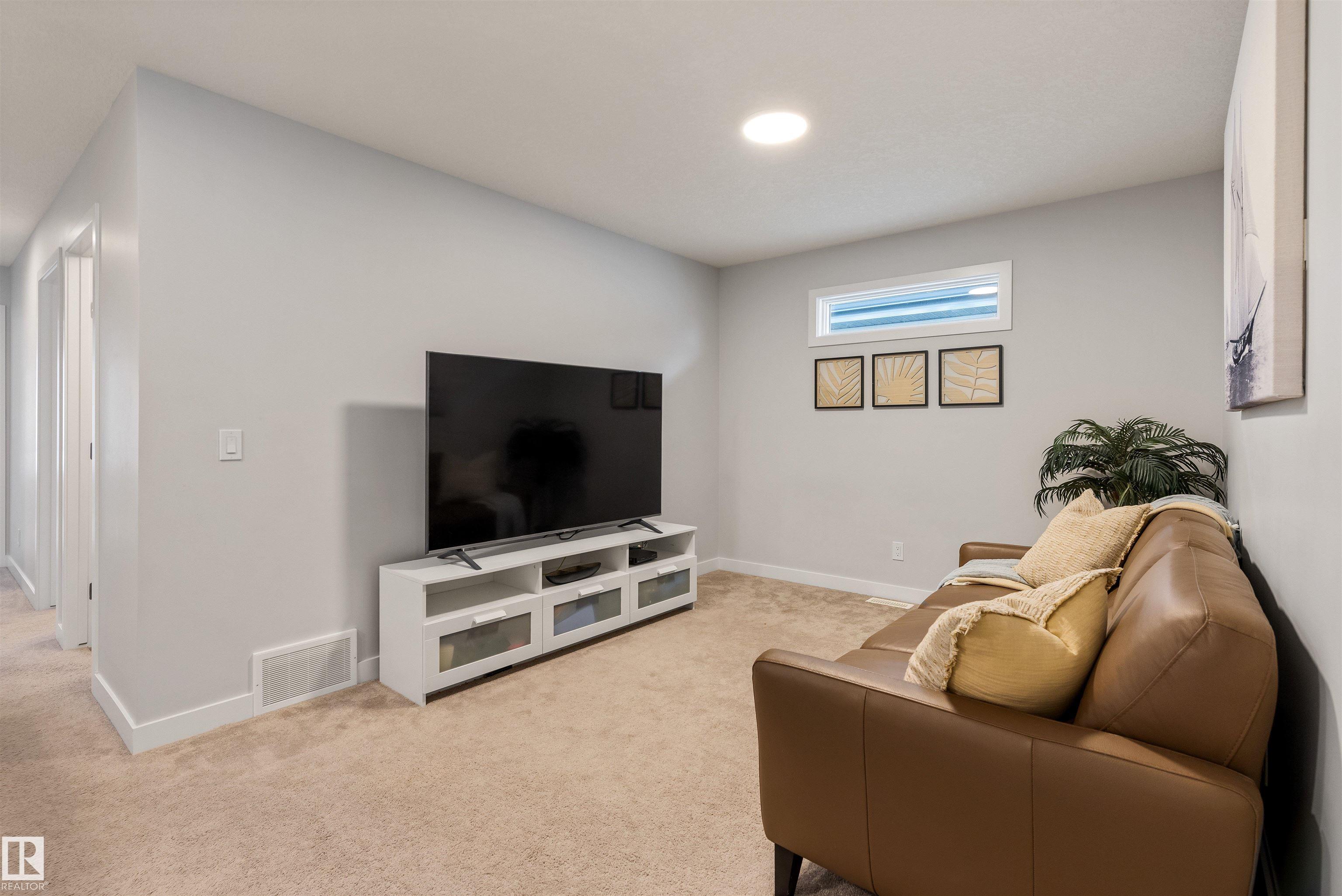 https://zimg.paragon.ice.com/ParagonImages/Property/PM/RAE/225400500/18/0/0/1c5199485871d1bf7cb5efbb2c3d84ca/1/654ff953a9472c9a8997f8249a83de6d/225400500-5abf46e1-303a-4513-98b3-6d2f33699ddc.JPG