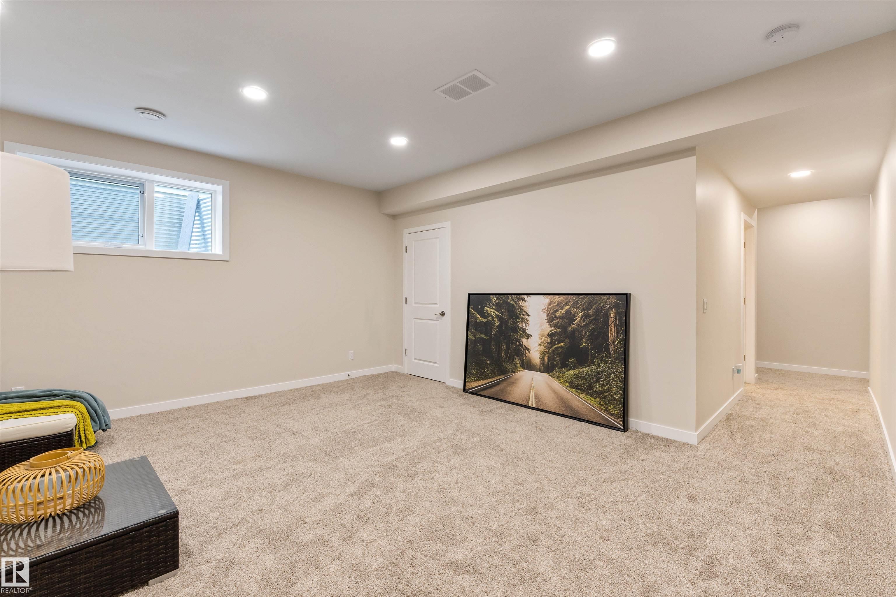 https://zimg.paragon.ice.com/ParagonImages/Property/PM/RAE/225400500/33/0/0/4aada72221746f7134186db4881faa46/1/654ff953a9472c9a8997f8249a83de6d/225400500-8a82d7ac-b398-436f-b1a5-dd023510f075.JPG