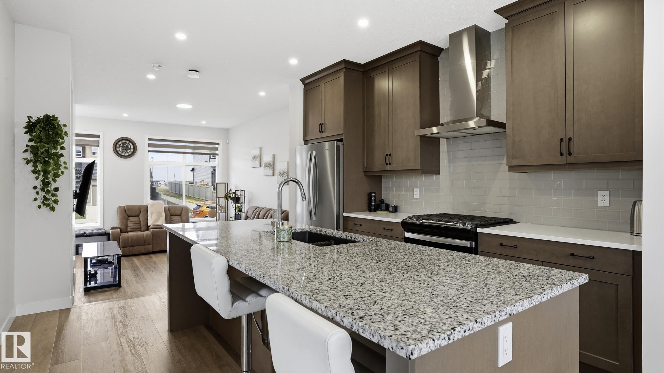 https://zimg.paragon.ice.com/ParagonImages/Property/PM/RAE/225400503/13/0/0/8a8c960460f19918f6328c1c9f61d084/1/f7cda7b4511ce62865adb05532164761/225400503-c3fb6c8d-c55a-410f-82b5-833e7dfcdd61.JPG