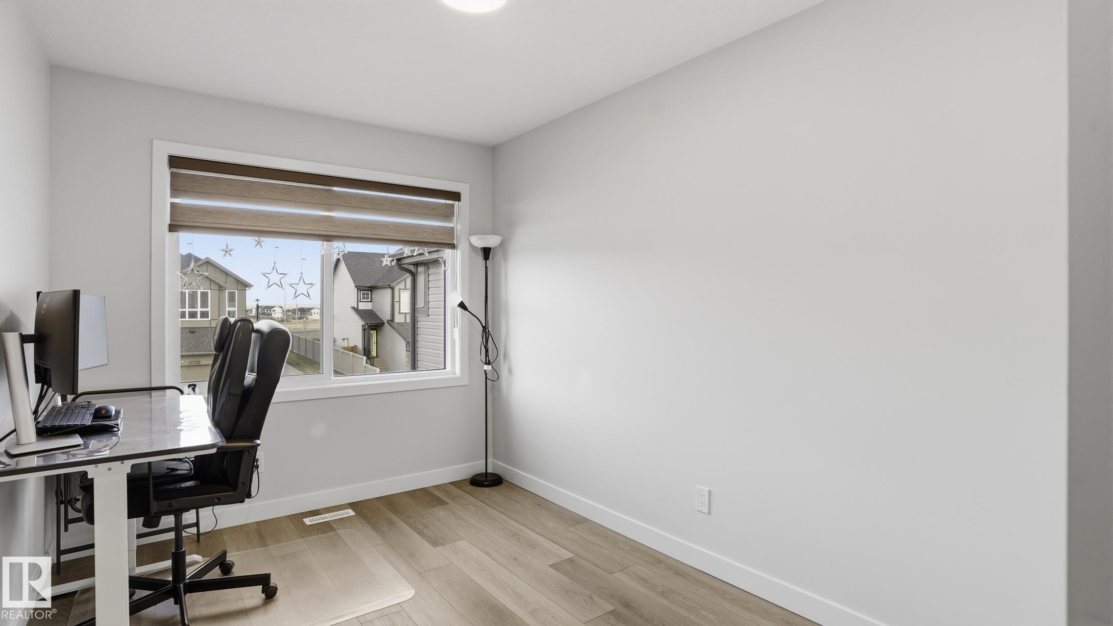 https://zimg.paragon.ice.com/ParagonImages/Property/PM/RAE/225400503/24/0/0/d7640d7d5cfd14049073a606a22073ef/1/f7cda7b4511ce62865adb05532164761/225400503-f828b93c-e4ab-4f0f-b756-176f6a1cf732.JPG
