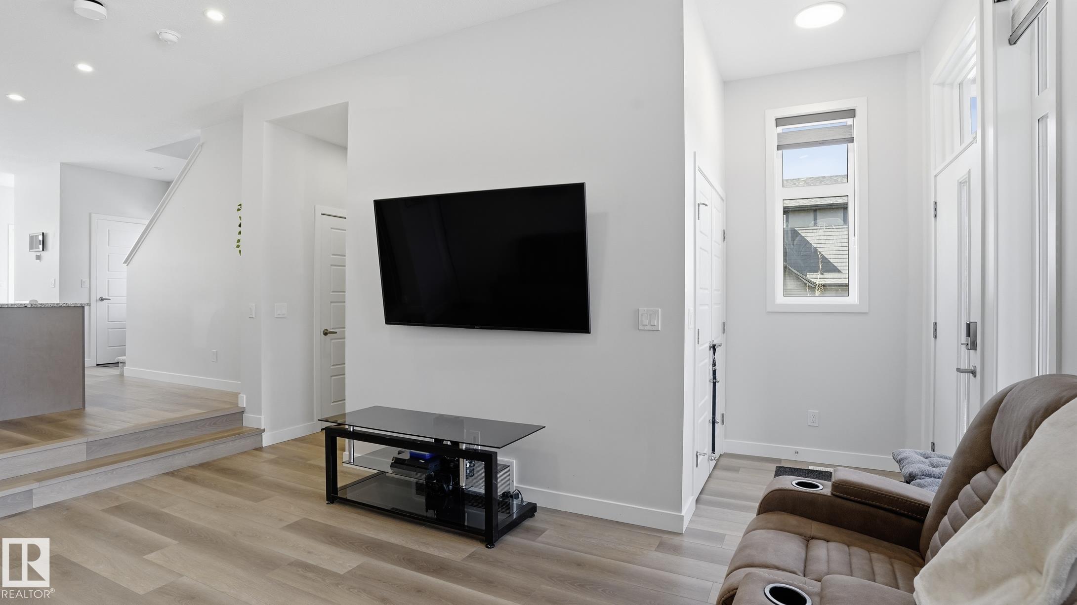 Picture for 17364 2 ST NW