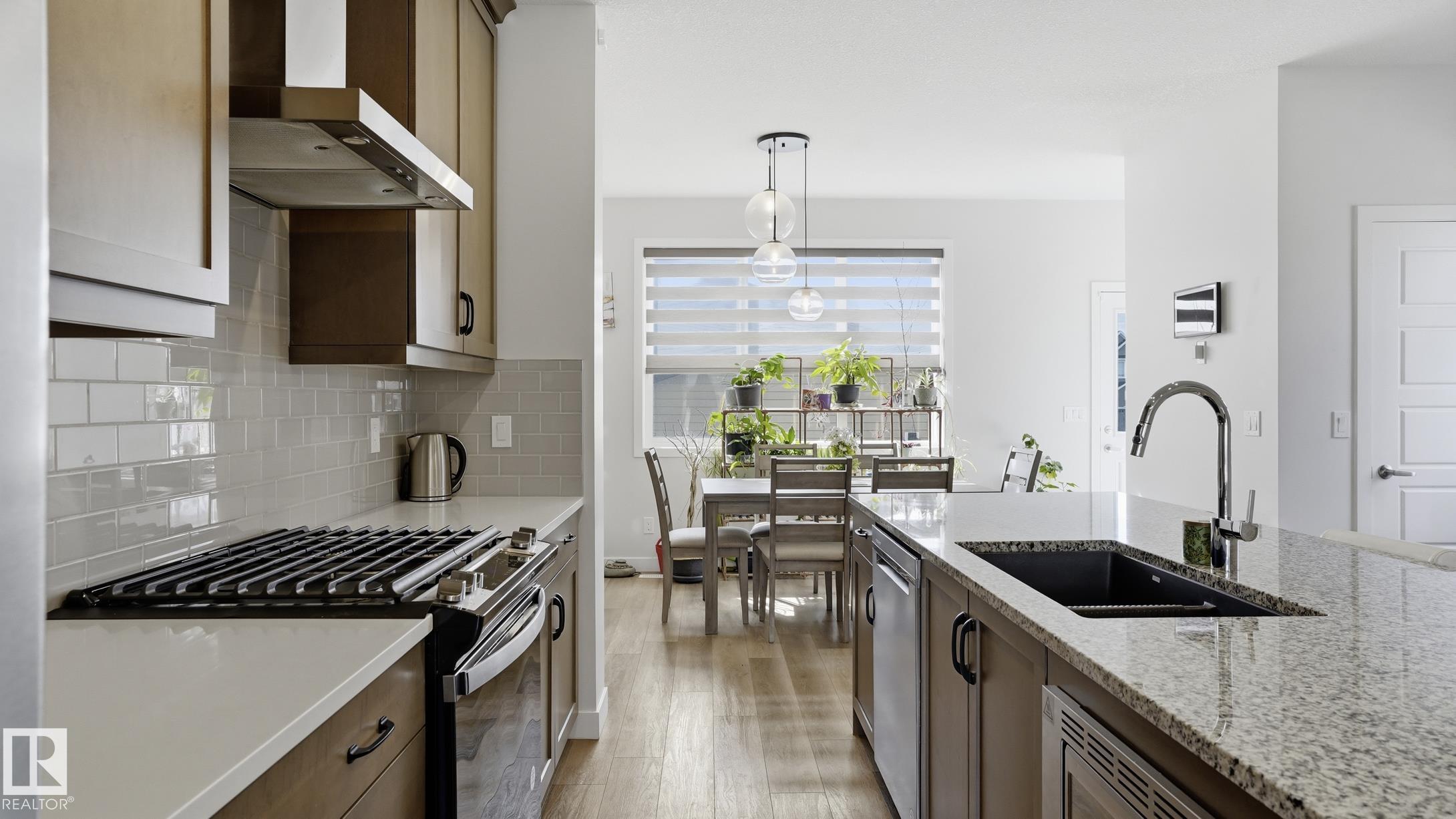 https://zimg.paragon.ice.com/ParagonImages/Property/PM/RAE/225400503/9/0/0/24213a85aa4755aca9bcb1b2d6e52a34/1/f7cda7b4511ce62865adb05532164761/225400503-6cd2d4f5-7cca-4bef-8800-5e29a5329cd7.JPG