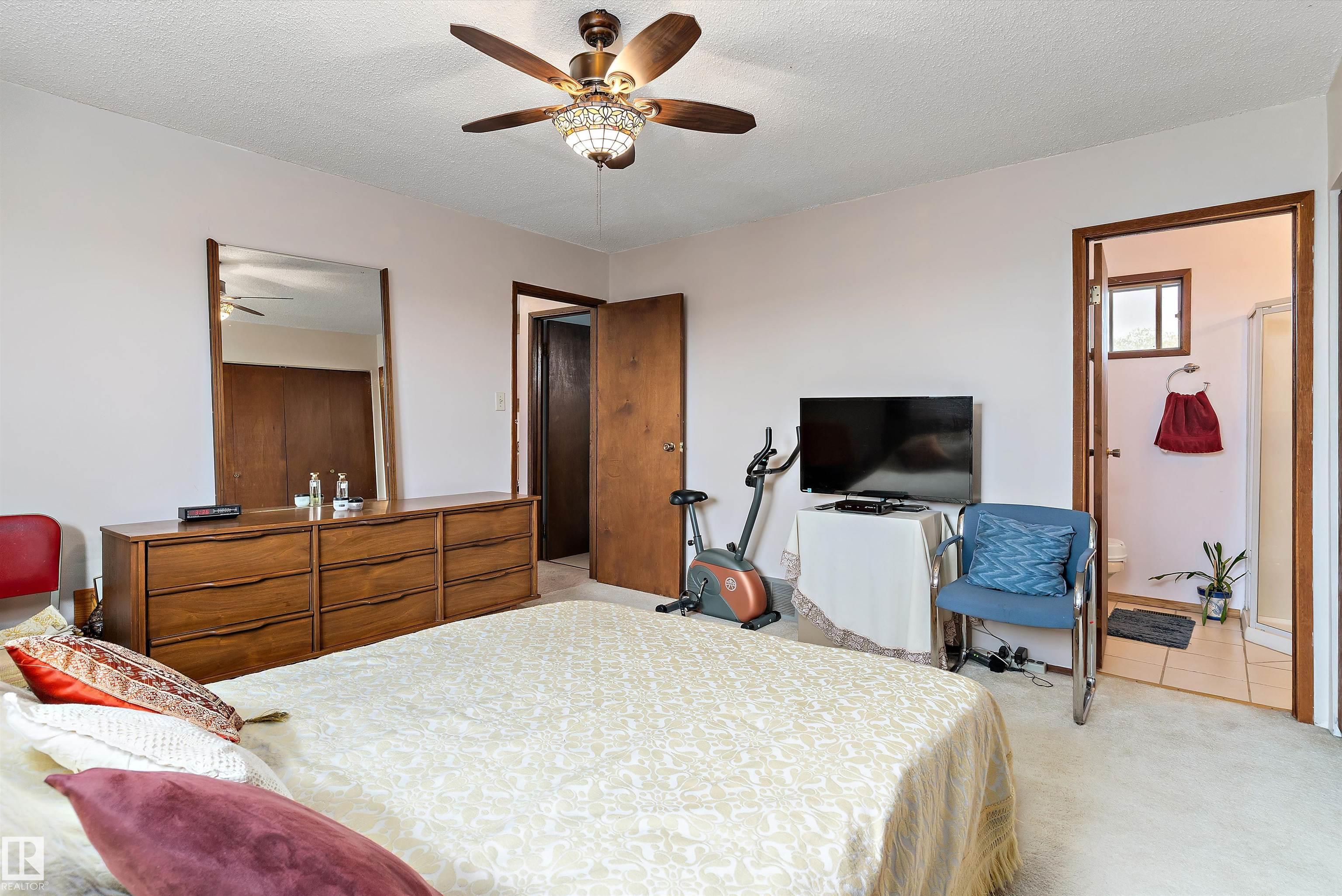 https://zimg.paragon.ice.com/ParagonImages/Property/PM/RAE/225400505/33/0/0/de2aa5c706887fe21232c927de64dba8/1/9be033226461da22e3fd09dd0343b61c/225400505-7761d0f8-ec3c-4069-81e2-a9444ae705d9.JPG