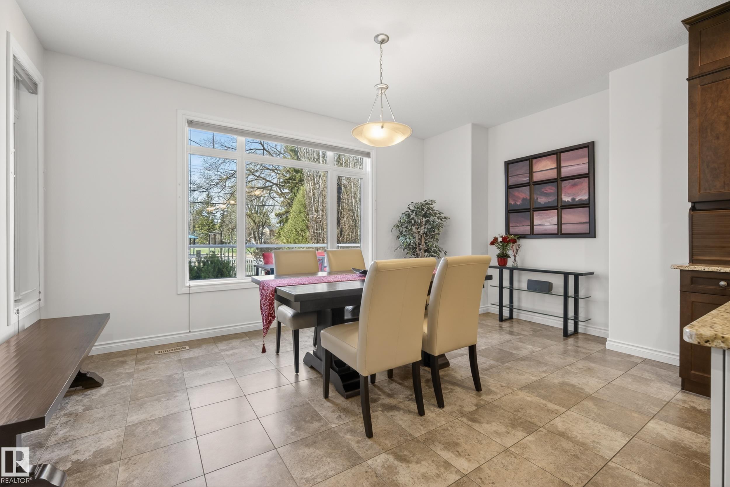 https://zimg.paragon.ice.com/ParagonImages/Property/PM/RAE/225400515/11/0/0/0ff946b53a2c842aa5c15b7a4e6e7744/1/e3faeff2547c937fdfa92ba4fe94a611/225400515-9940cee7-ced5-4714-b248-be01921d409d.JPG