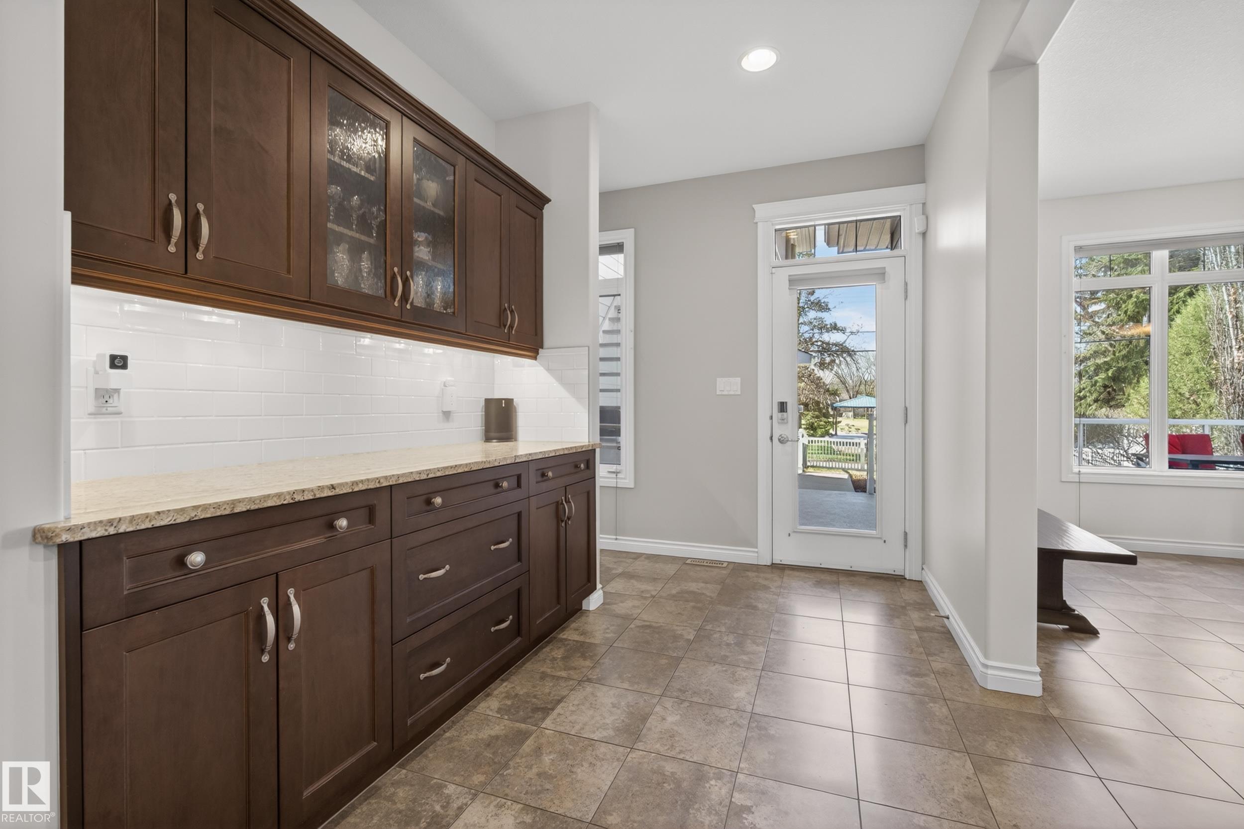https://zimg.paragon.ice.com/ParagonImages/Property/PM/RAE/225400515/19/0/0/b02bb29fad70369fa181b3c59156c3e0/1/e3faeff2547c937fdfa92ba4fe94a611/225400515-4fb2144b-7d33-4acf-9367-2b688ad3d5da.JPG