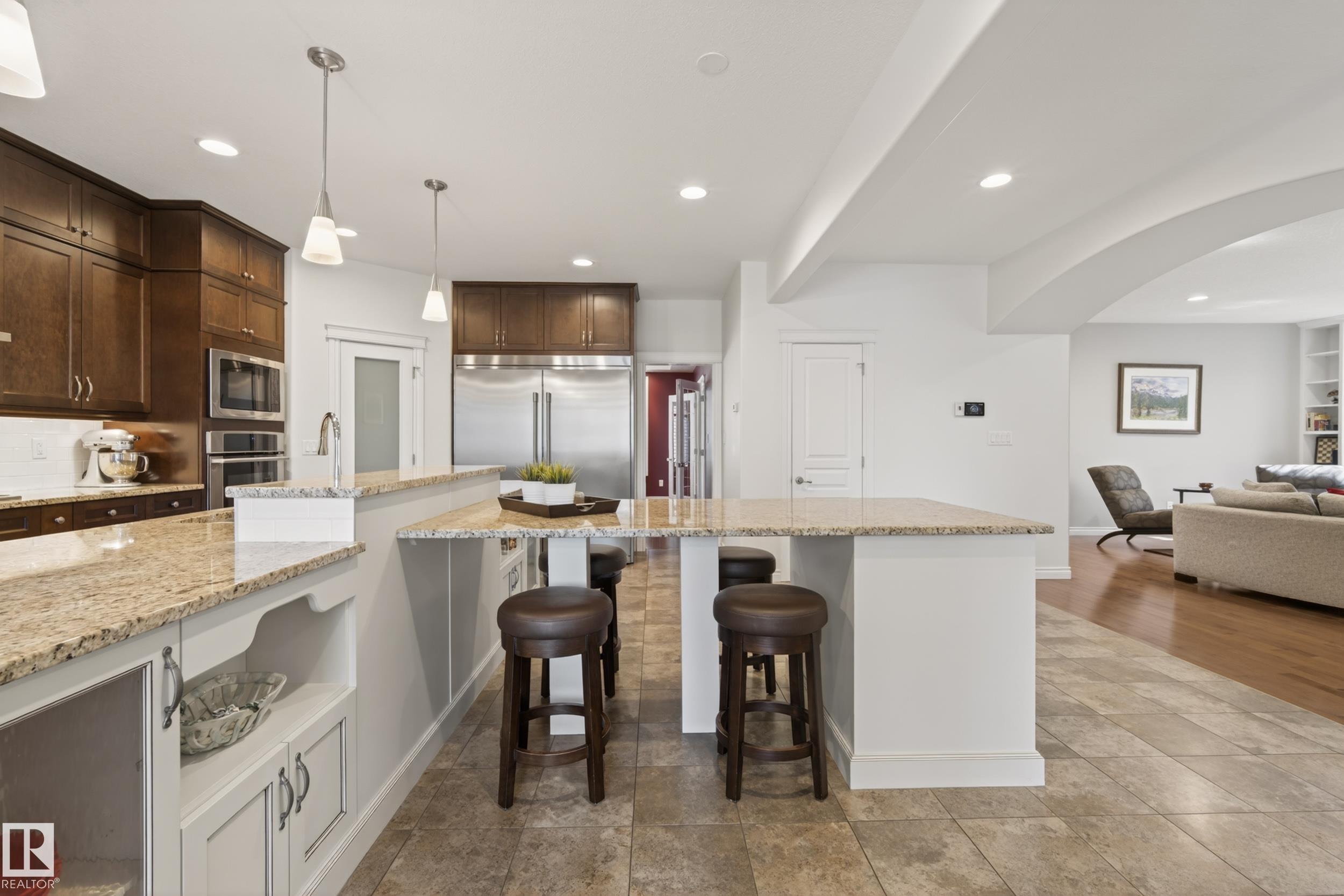 https://zimg.paragon.ice.com/ParagonImages/Property/PM/RAE/225400515/9/0/0/9e8311ba2dcce6099db768abfda1810b/1/e3faeff2547c937fdfa92ba4fe94a611/225400515-4eec6ff0-6c4c-446a-9eea-54b41f36136b.JPG