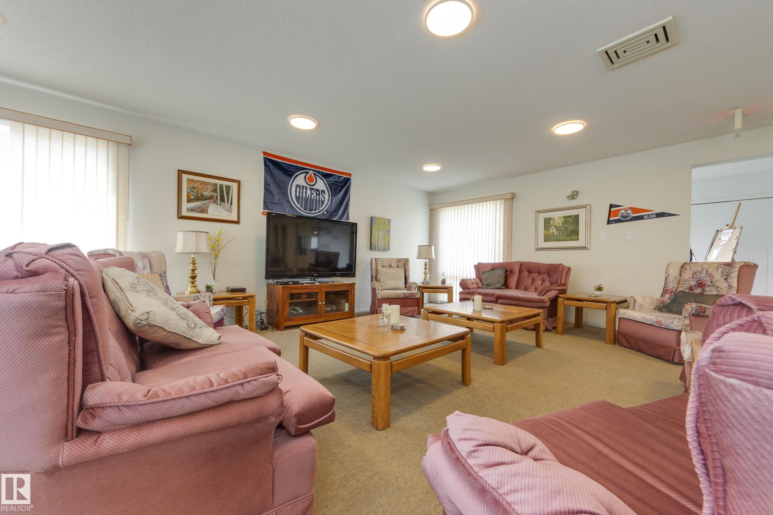 https://zimg.paragon.ice.com/ParagonImages/Property/PM/RAE/225400516/33/0/0/5127cb92221c1ad4ffb1ca5e511b9984/1/041ab794df5bdf61a693aa20e88b362f/225400516-a1597be1-8ba3-4f67-a3ea-d54937ac51c8.JPG