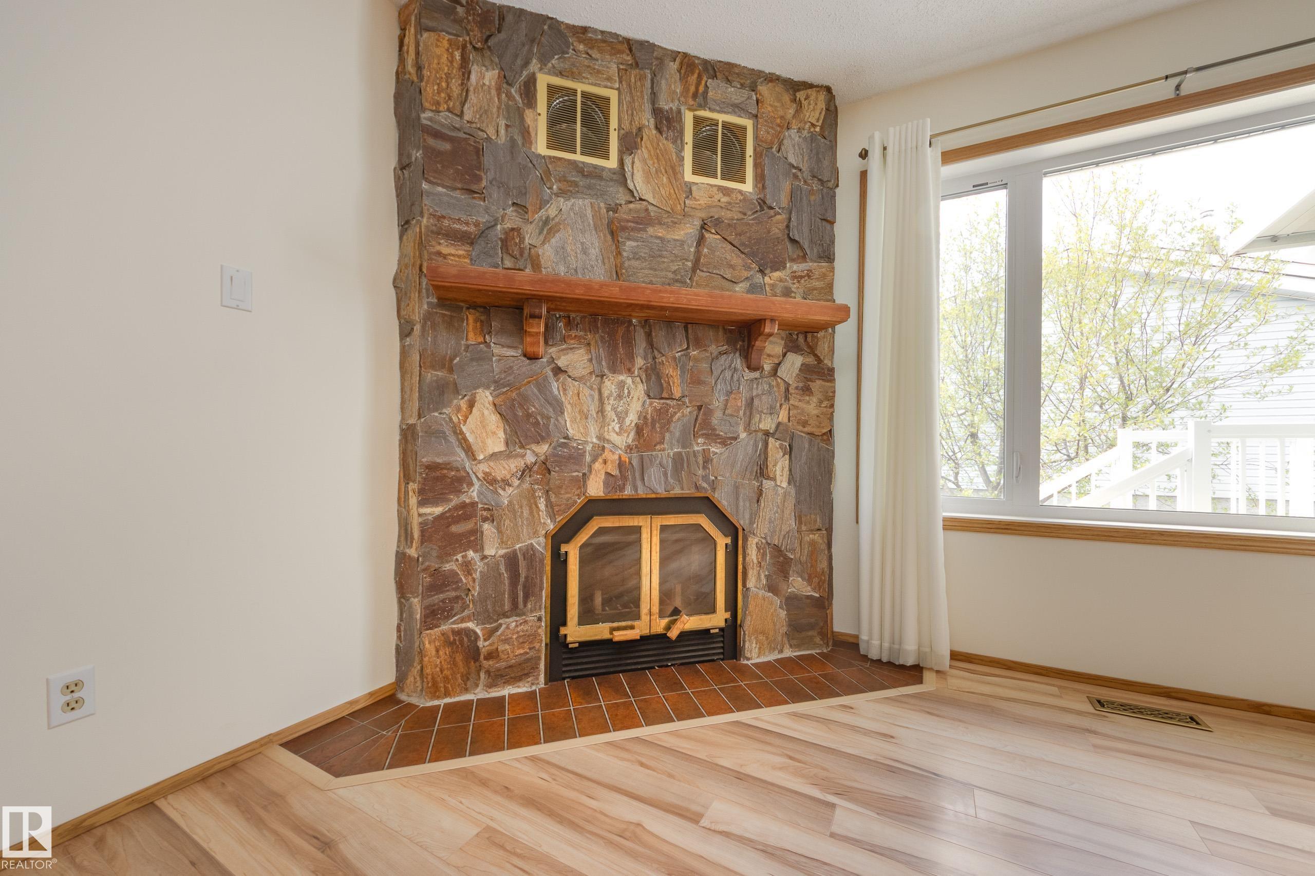 Picture for 17310 CALLINGWOOD RD NW
