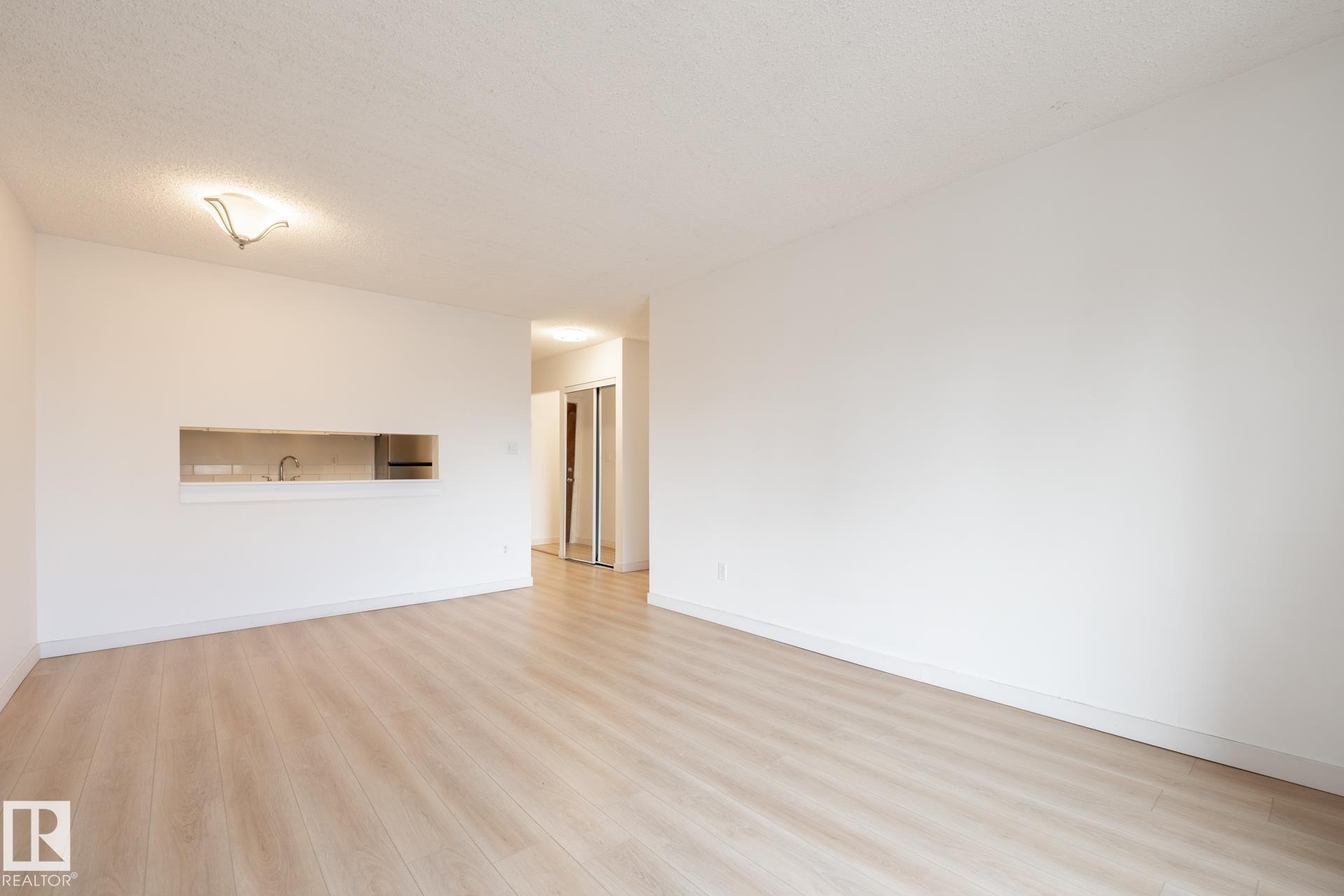 https://zimg.paragon.ice.com/ParagonImages/Property/PM/RAE/225400528/10/0/0/4d2d040e0186ad0208e484f66334e28b/1/18c7cc4888238537824170fc483247b2/225400528-461adbb2-58ff-440c-a6de-7749633e889f.JPG