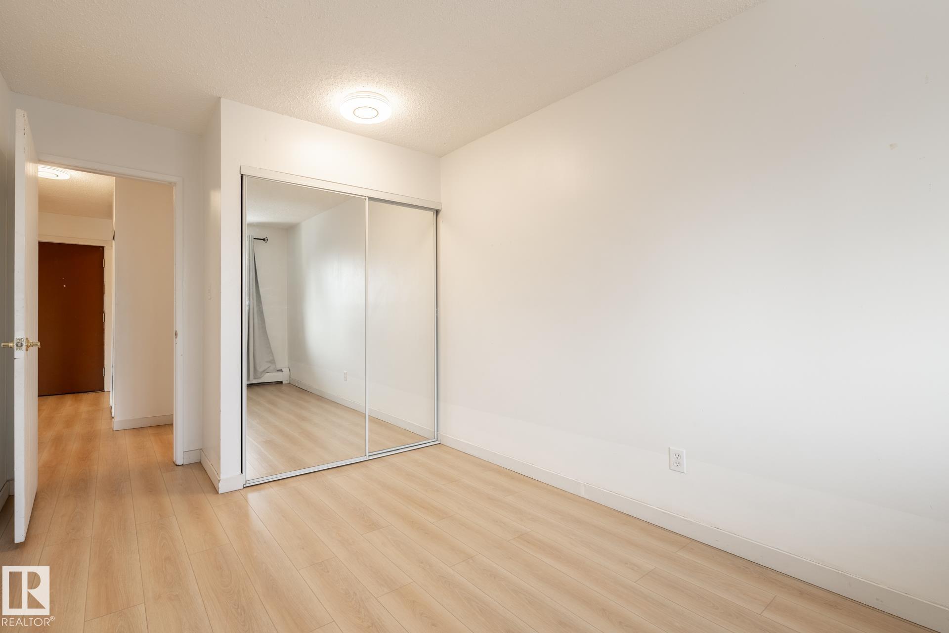 https://zimg.paragon.ice.com/ParagonImages/Property/PM/RAE/225400528/15/0/0/080aafdd23cb63e50e7d3cc849bfc76c/1/18c7cc4888238537824170fc483247b2/225400528-e34d0f5b-8b23-4176-954e-915e8c2a5f7f.JPG