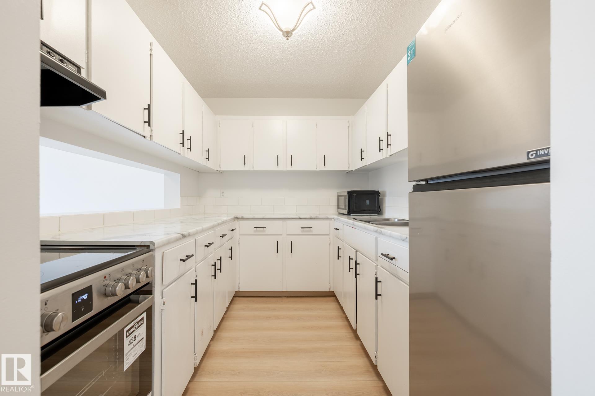 https://zimg.paragon.ice.com/ParagonImages/Property/PM/RAE/225400528/4/0/0/aa35dde87f8df4bbfd99beb57acea1d8/1/18c7cc4888238537824170fc483247b2/225400528-09fd07eb-365c-4ae6-a60f-d01e9e2e2f7d.JPG