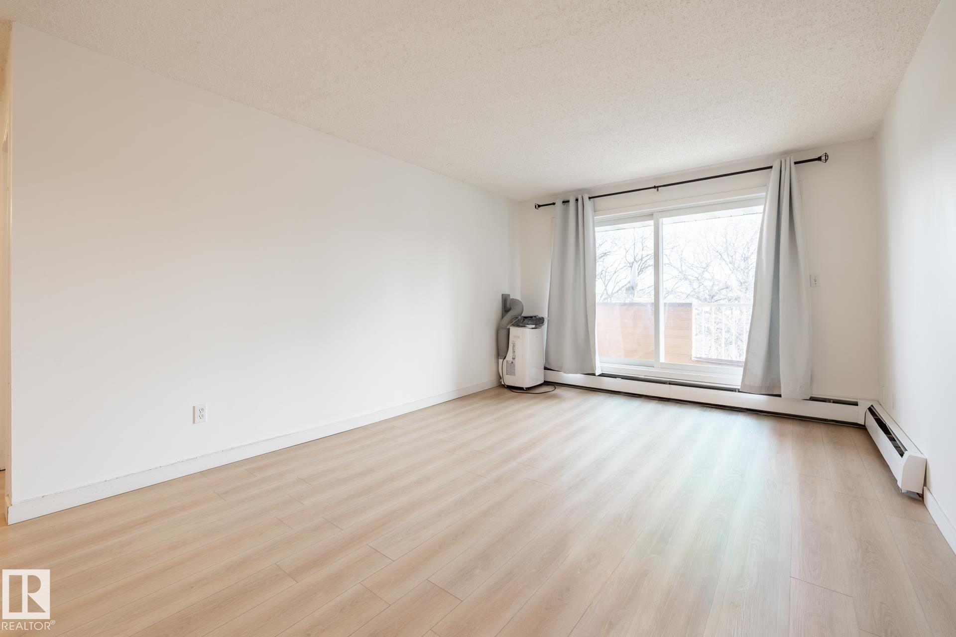 https://zimg.paragon.ice.com/ParagonImages/Property/PM/RAE/225400528/7/0/0/2e639eecb59f83e9f04a2536f03bdac5/1/18c7cc4888238537824170fc483247b2/225400528-214eb09d-902a-4eb3-b0d6-574db56236d5.JPG