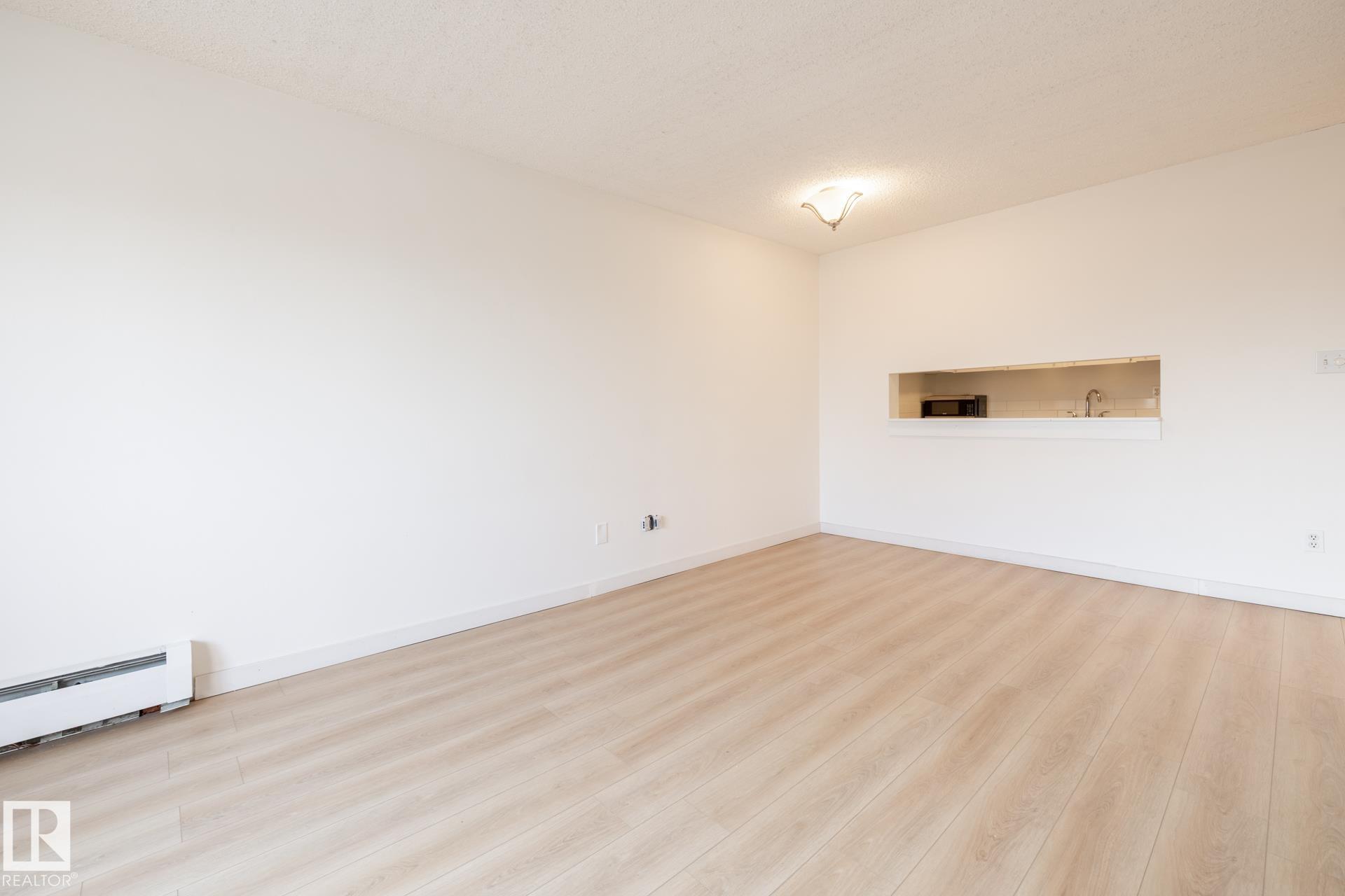 https://zimg.paragon.ice.com/ParagonImages/Property/PM/RAE/225400528/9/0/0/b095e6dfadbd6be916bb904671382fa0/1/18c7cc4888238537824170fc483247b2/225400528-cef7a0e1-3264-48a6-8fbe-7184e6adf91e.JPG