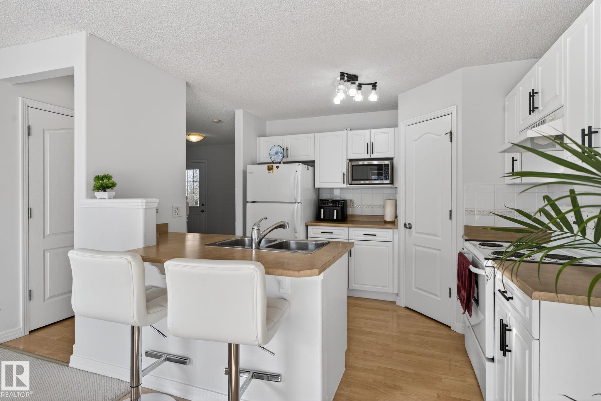 https://zimg.paragon.ice.com/ParagonImages/Property/PM/RAE/225400529/14/0/0/897a0a17cfe527fefde1978b4c68bcf8/1/d49c9340cf298cbe2671e430170dc7b4/225400529-5899a9d9-0d55-4856-99dc-a835d82db083.JPG