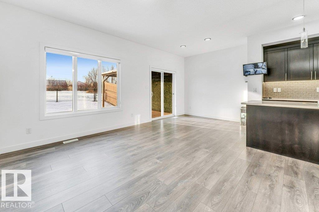 https://zimg.paragon.ice.com/ParagonImages/Property/PM/RAE/225400538/24/0/0/2123e21ad12fffcb61ee647b690e06ad/1/6d98ab0e187c6a4b85922c8a548ae530/225400538-0D1E9117-EF97-4B73-A627-99A17CB126D8.JPG
