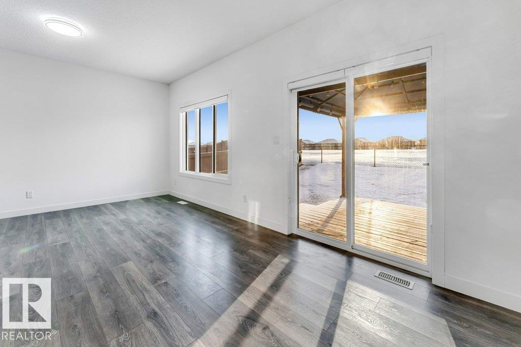 https://zimg.paragon.ice.com/ParagonImages/Property/PM/RAE/225400538/27/0/0/163ea47894ce2e45866f3d7ca9b8ebd6/1/6d98ab0e187c6a4b85922c8a548ae530/225400538-3B764DC0-3463-45C0-A695-2A143A89DCDF.JPG