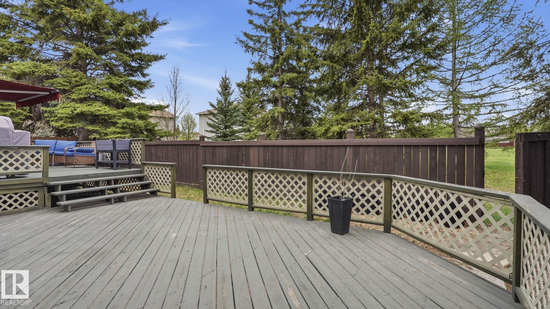 27 Addison Crescent, Akinsdale, St. Albert