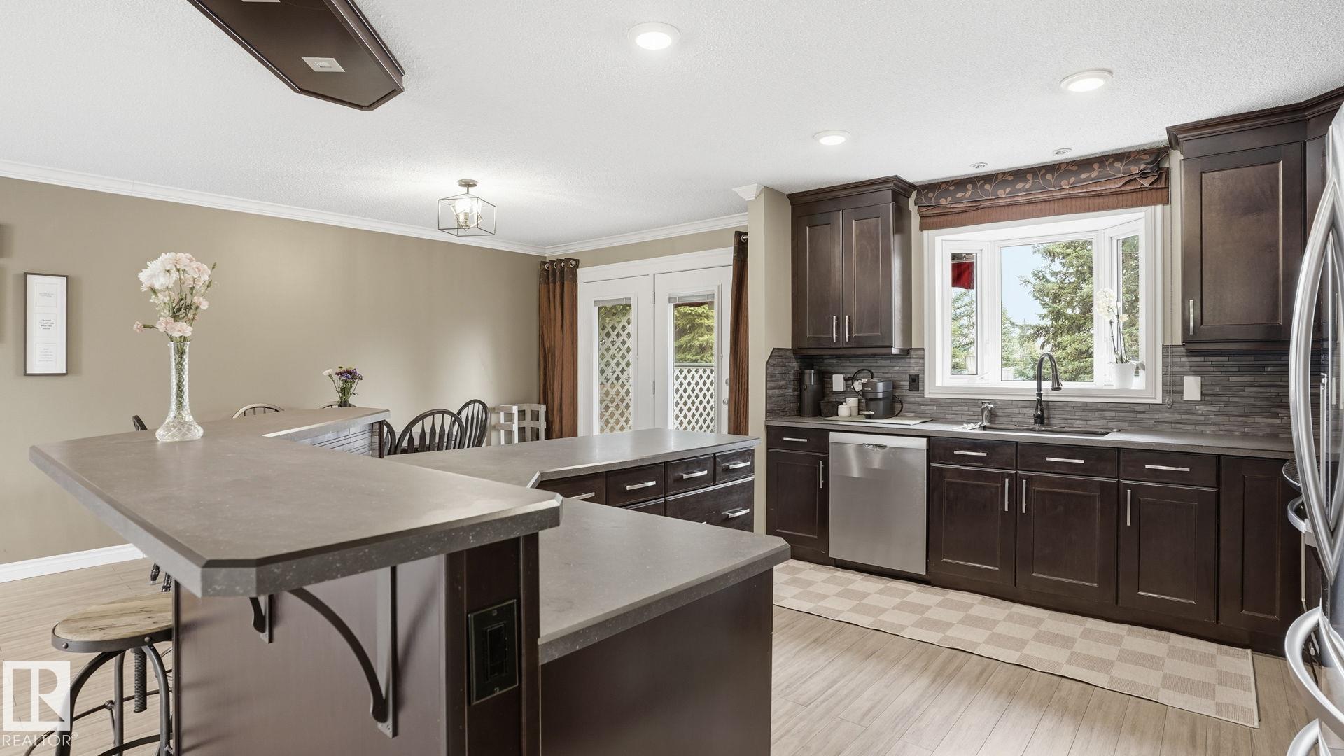 Photo 13 at 27 Addison Crescent, Akinsdale, St. Albert